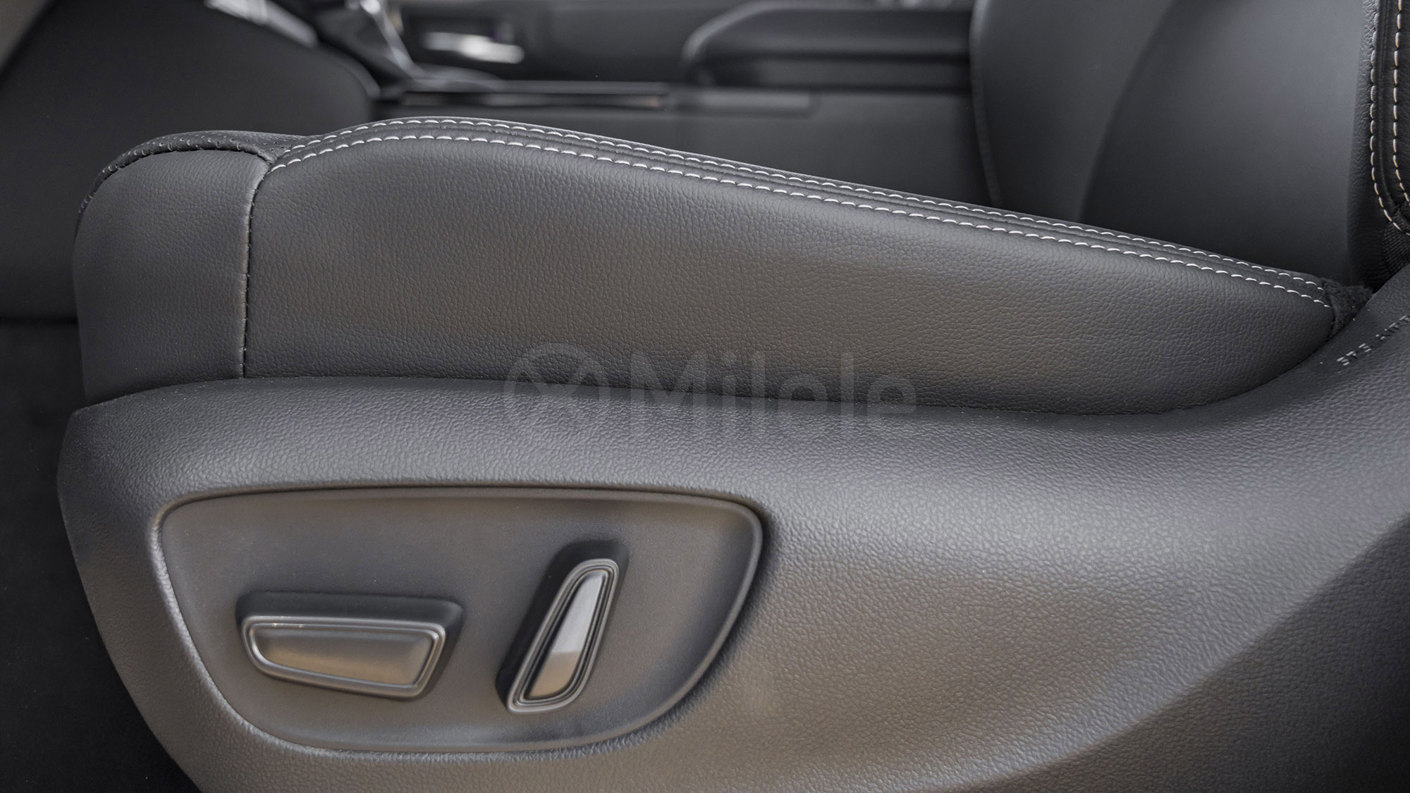 
								(LHD) TOYOTA PRADO 250 TXL 2.8D AT MY2026 – ATTITUDE BLACK full									