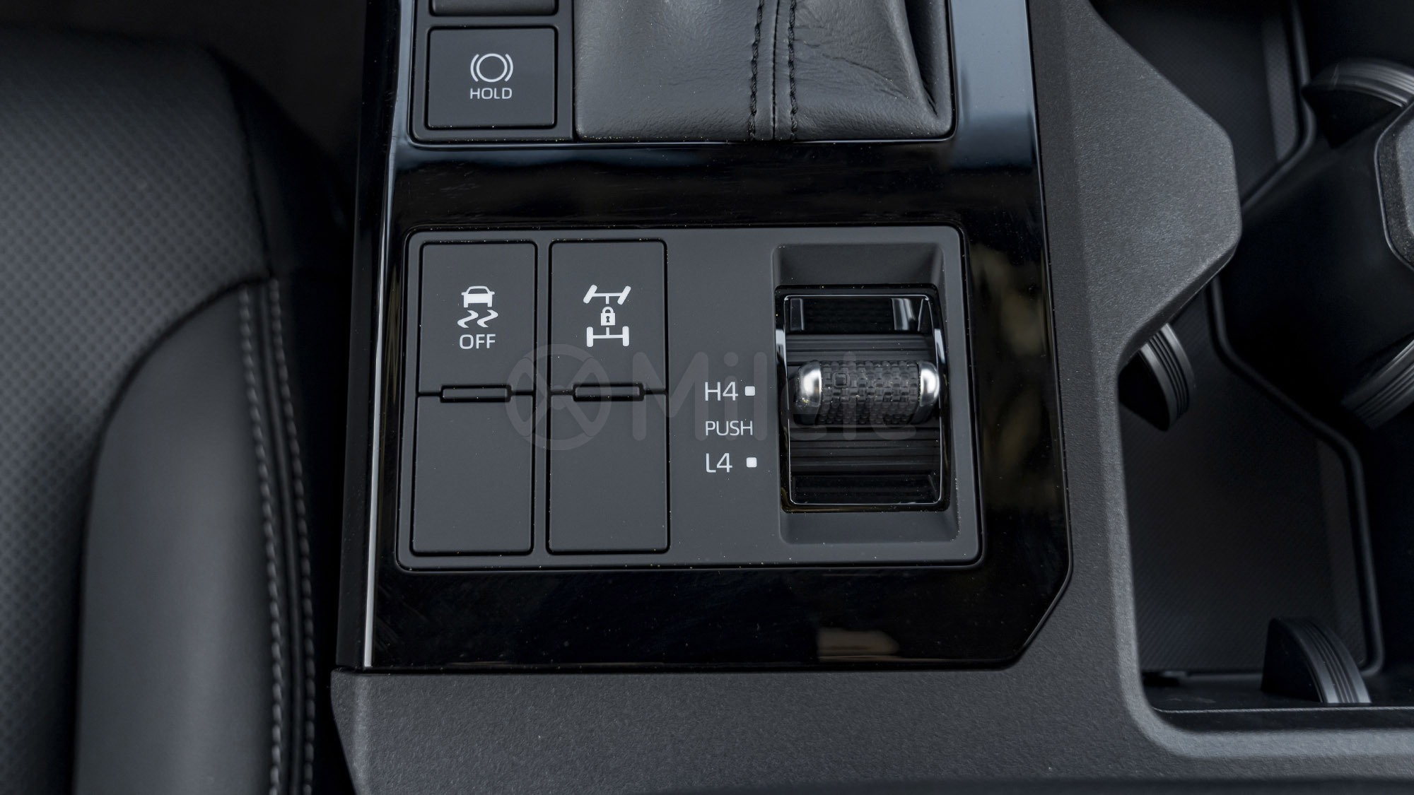 
								(LHD) TOYOTA PRADO 250 TXL 2.8D AT MY2026 – ATTITUDE BLACK full									