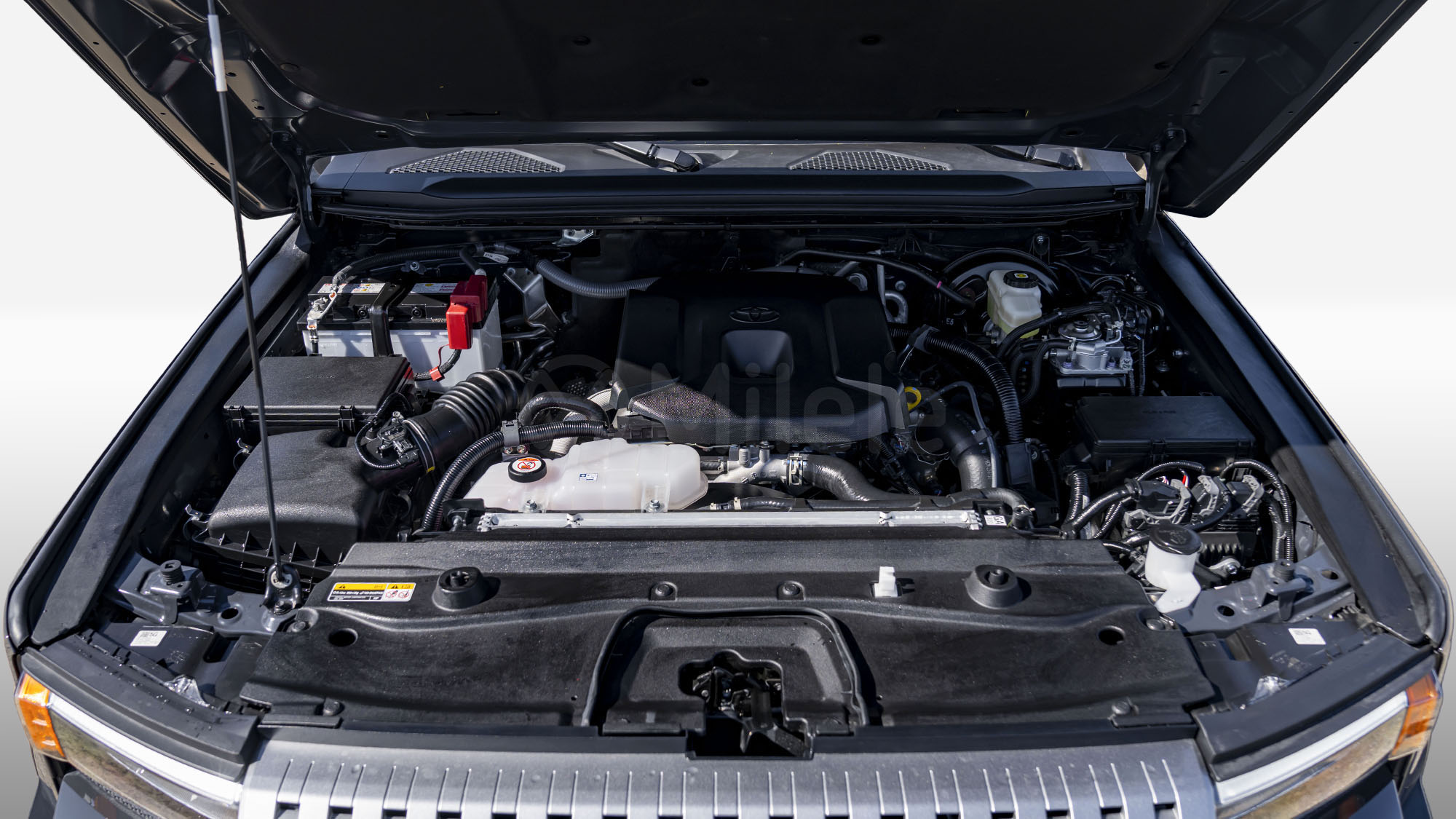 
								(LHD) TOYOTA PRADO 250 TXL 2.8D AT MY2026 – GREY full									