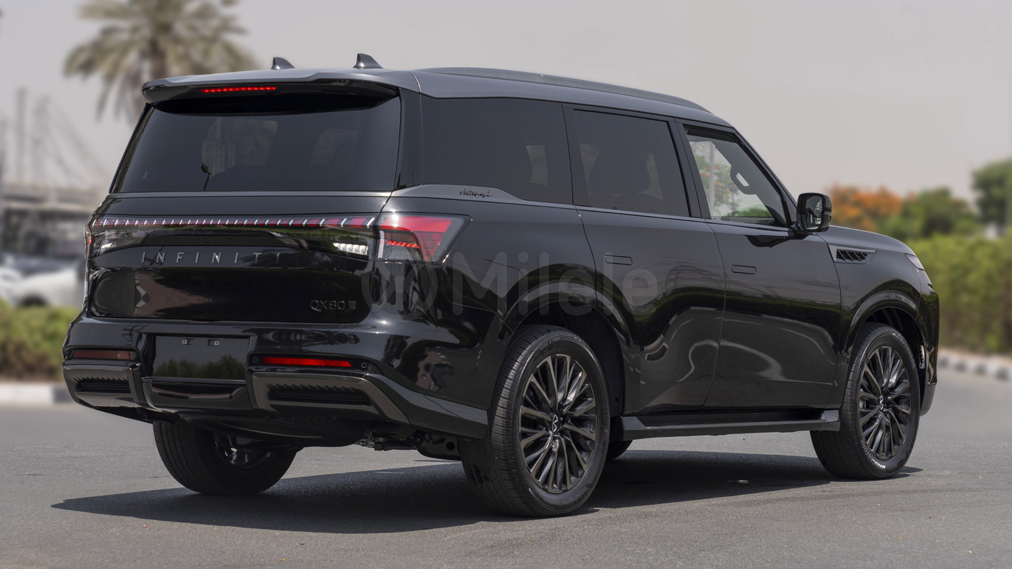 
								(LHD) INFINITI QX80 AUTOGRAPH 3.5P AT 4X4 MY2025 – BLACK full									