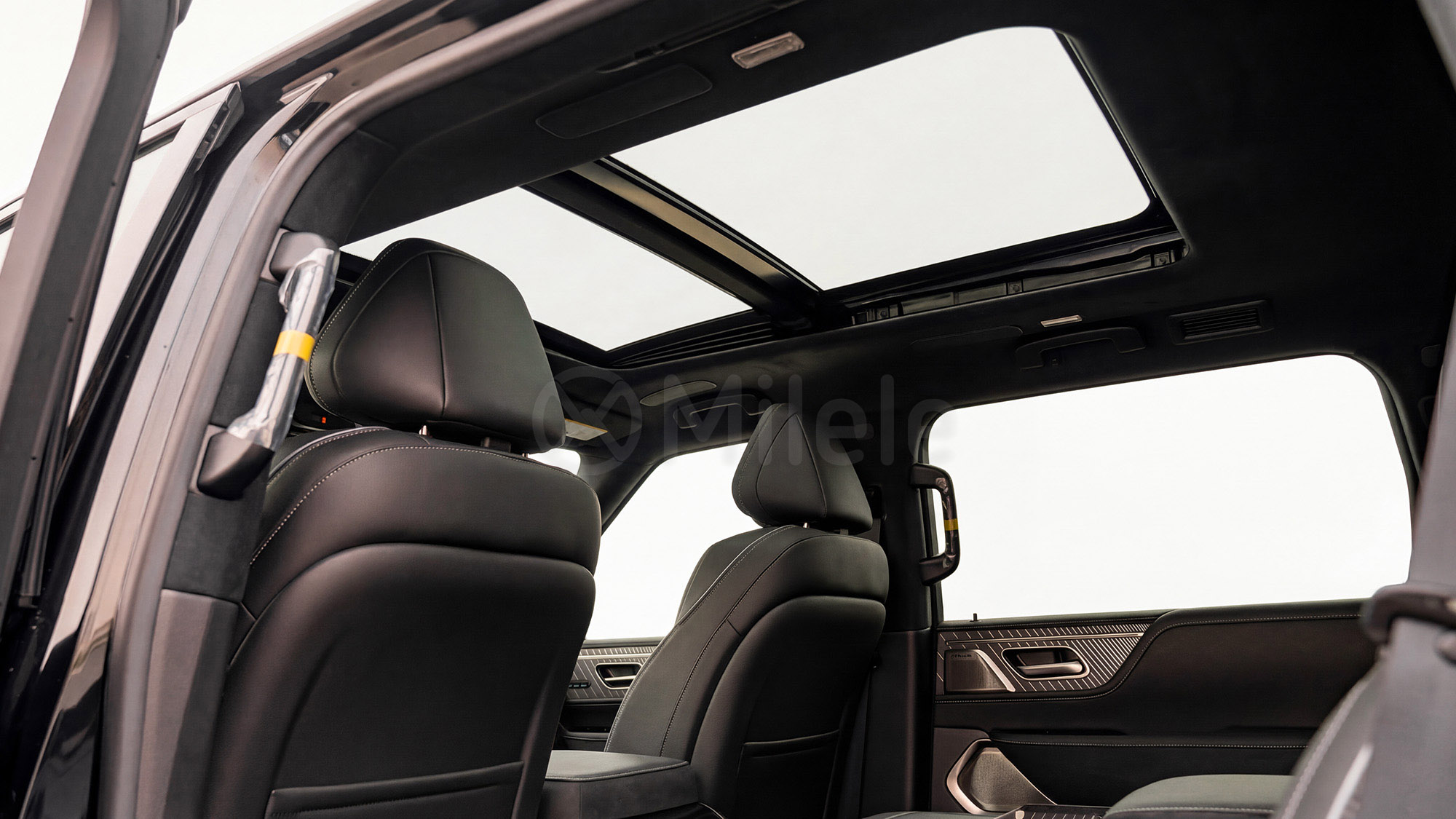 
(LHD) INFINITI QX80 AUTOGRAPH 3.5P AT 4X4 P.WINDOW MY2026 – BLACK full									