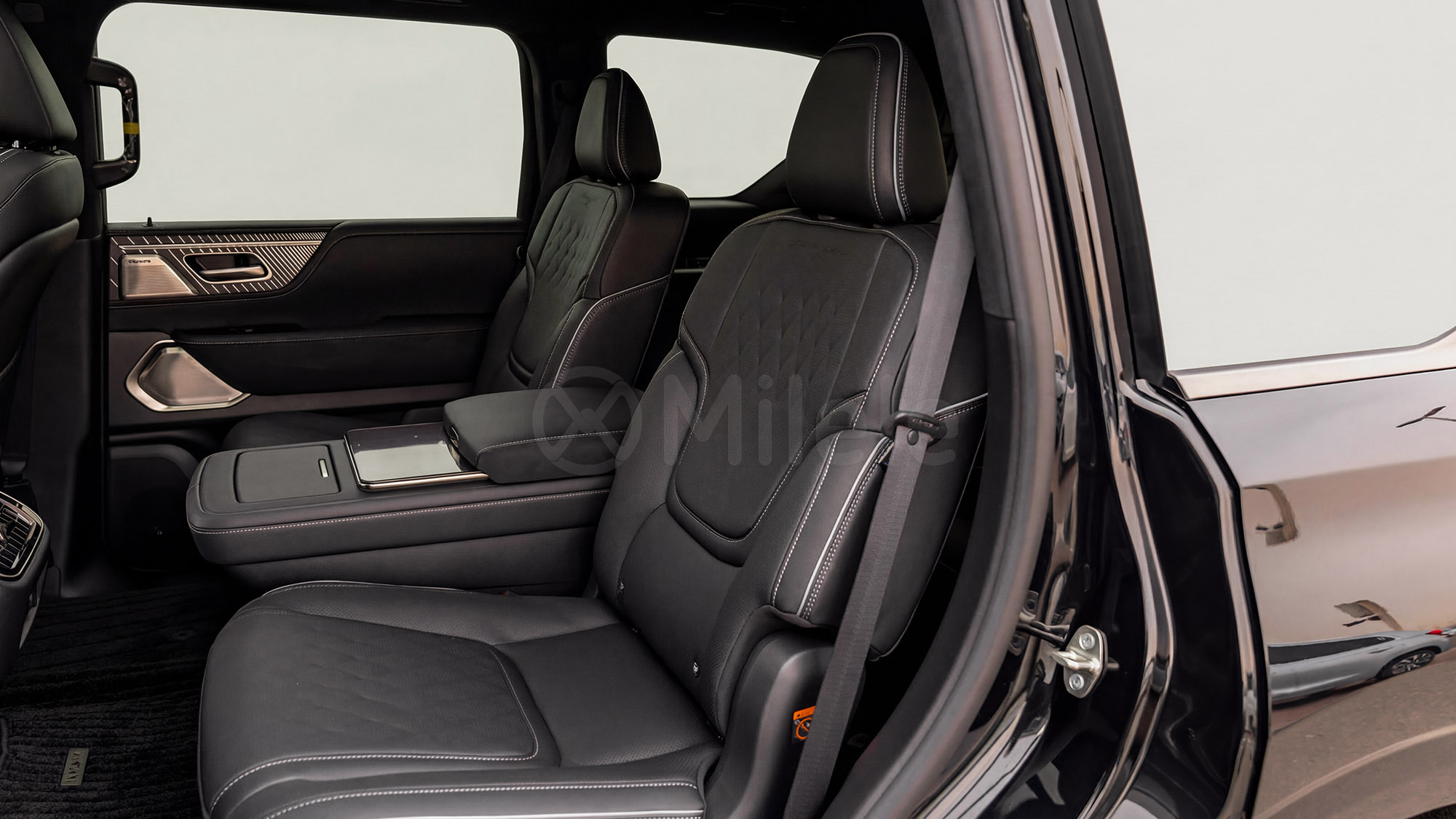 
(LHD) INFINITI QX80 AUTOGRAPH 3.5P AT 4X4 P.WINDOW MY2026 – BLACK full									