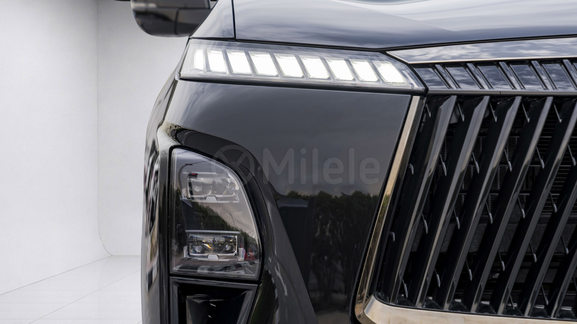 
(LHD) INFINITI QX80 AUTOGRAPH 3.5P AT 4X4 P.WINDOW MY2026 – BLACK full									