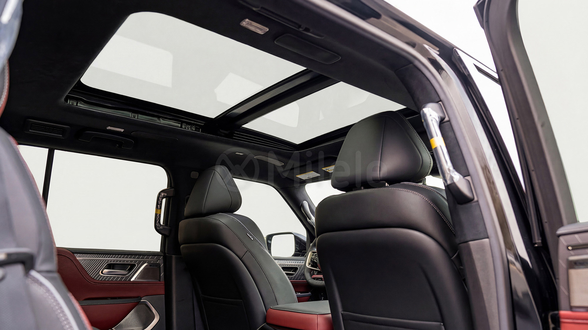 
(LHD) INFINITI QX80 AUTOGRAPH 3.5P AT 4X4 P.WINDOW MY2026 – BLACK RED full									