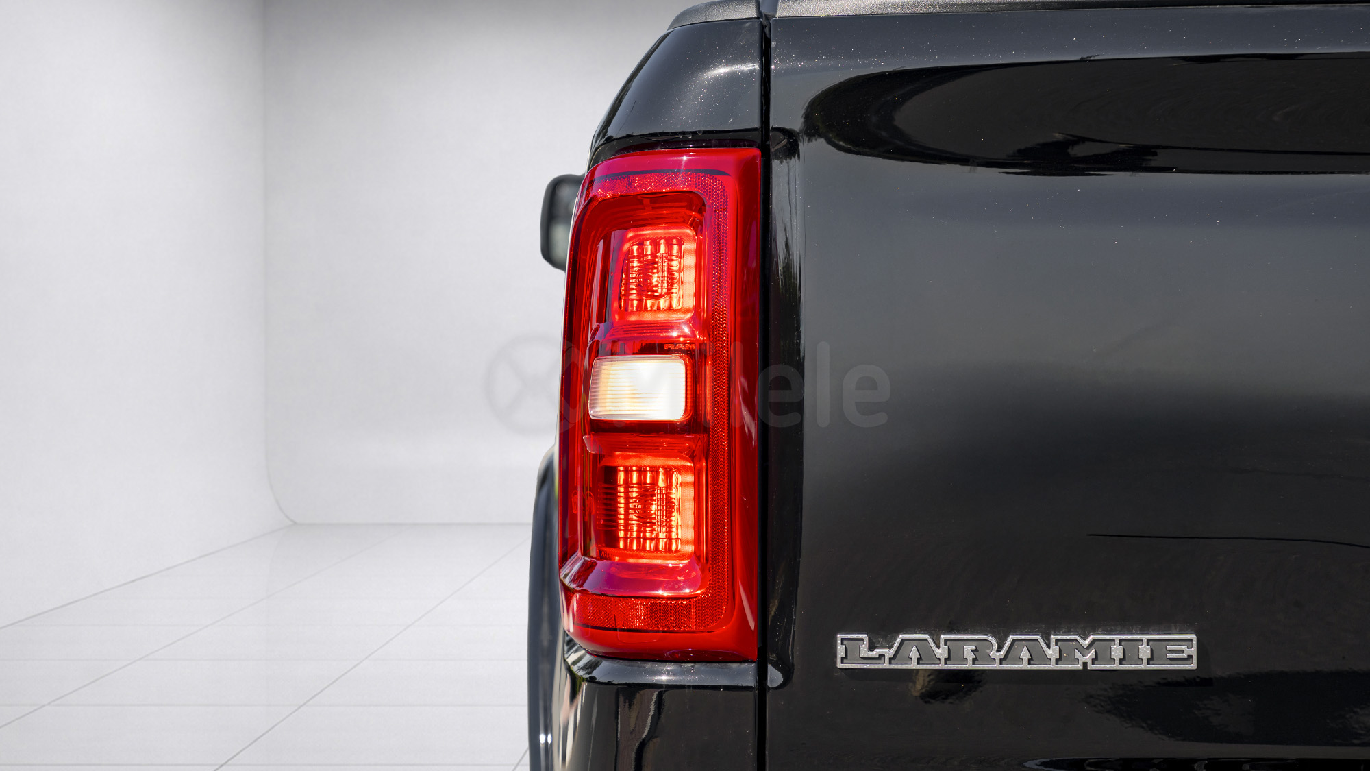 
(LHD) DODGE RAM 1500 LARAMIE 3.0P AT 4WD MY2025 – BLACK full									