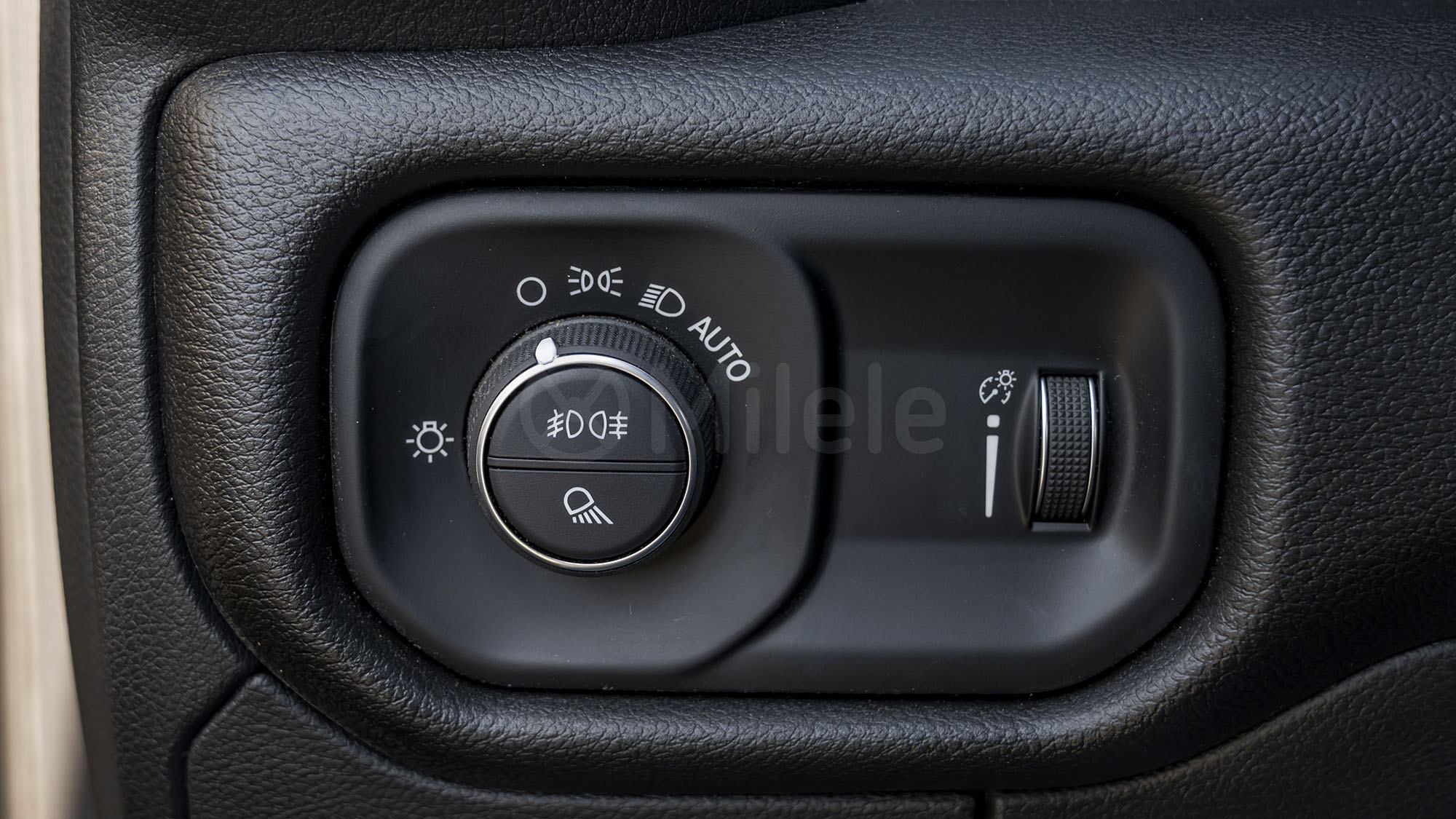 
								(LHD) DODGE RAM 1500 WARLOCK 3.0P AT 4X4 MY2025 – BLACK full									