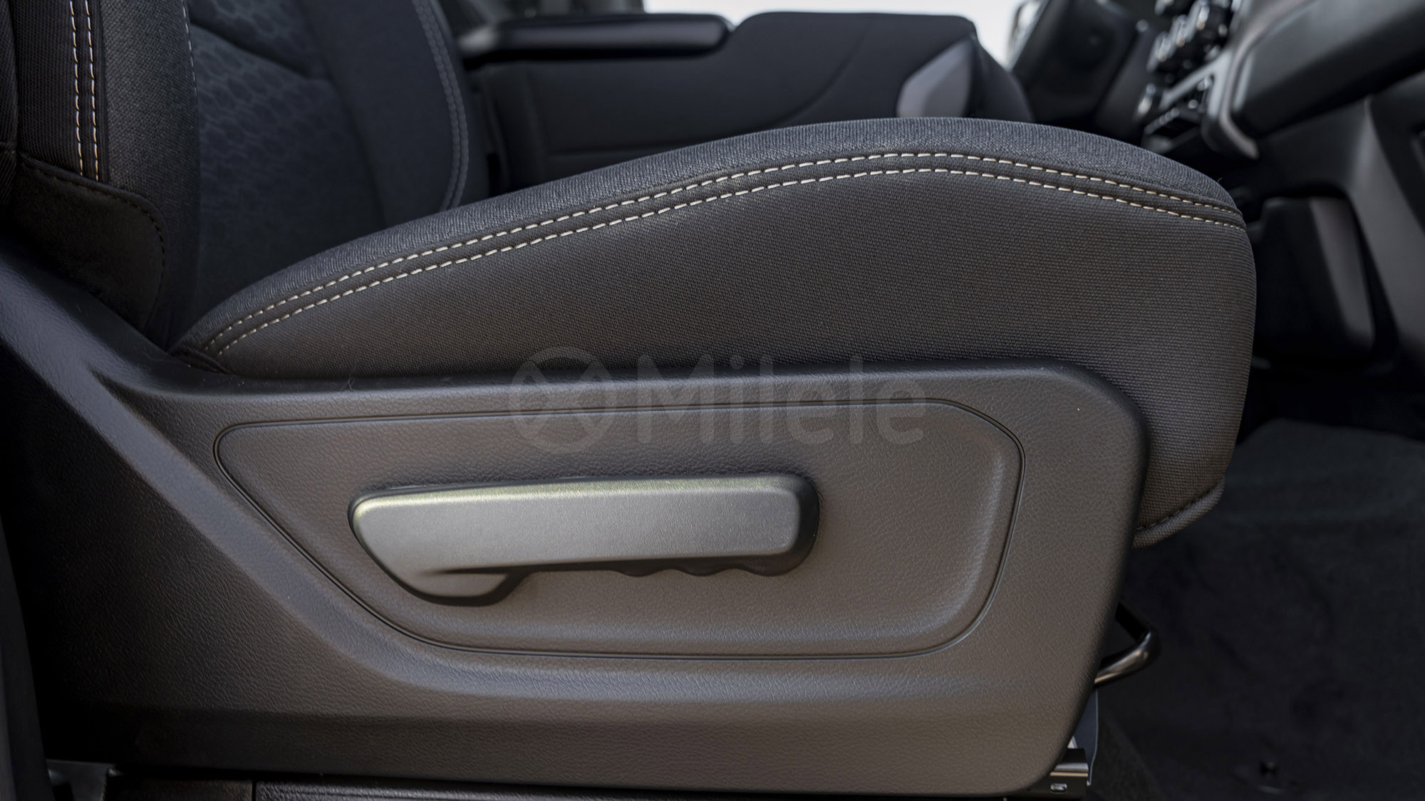 
								(LHD) DODGE RAM 1500 WARLOCK 3.0P AT 4X4 MY2025 – BLACK full									