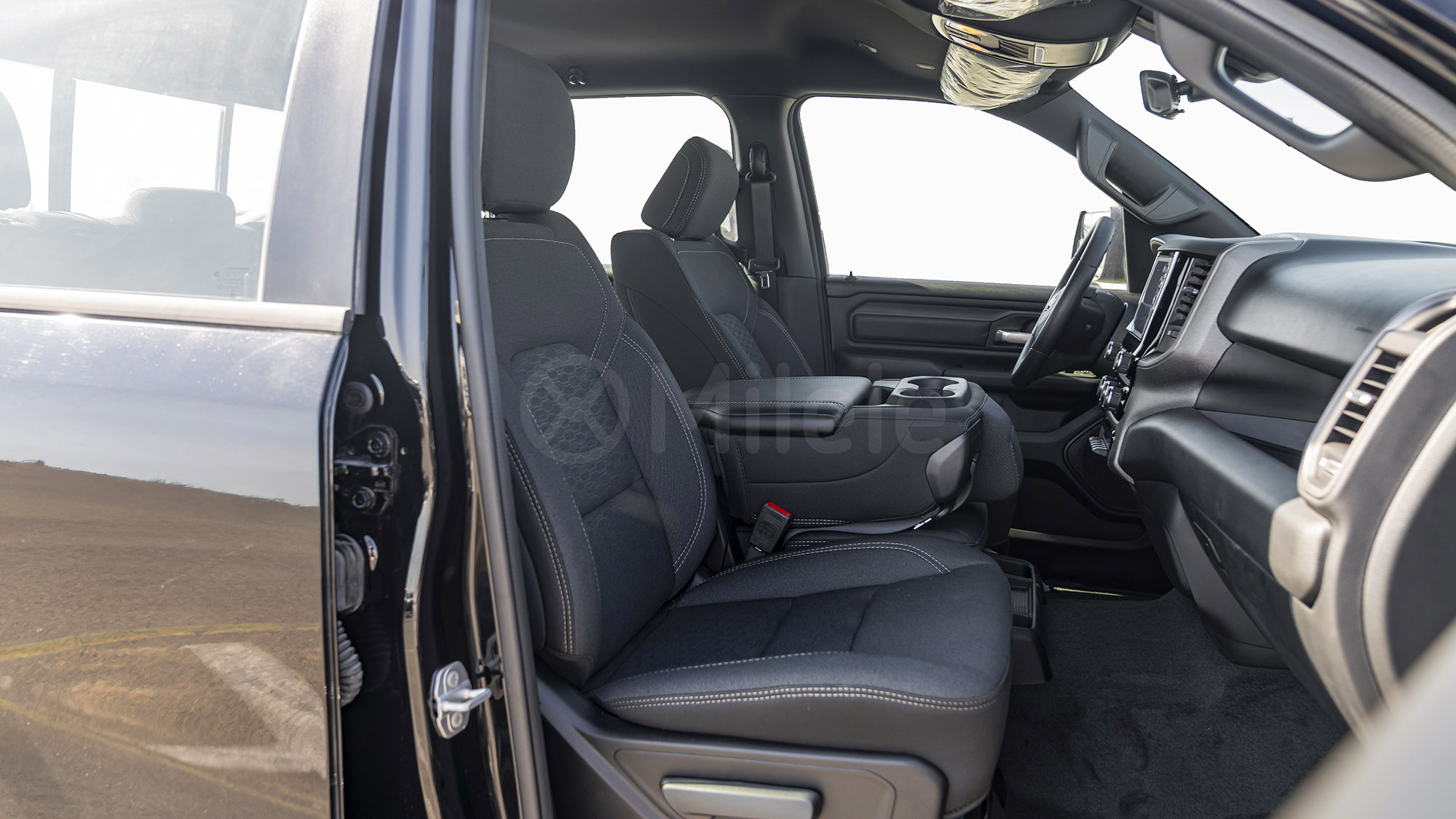 
								(LHD) DODGE RAM 1500 WARLOCK 3.0P AT 4X4 MY2025 – BLACK full									