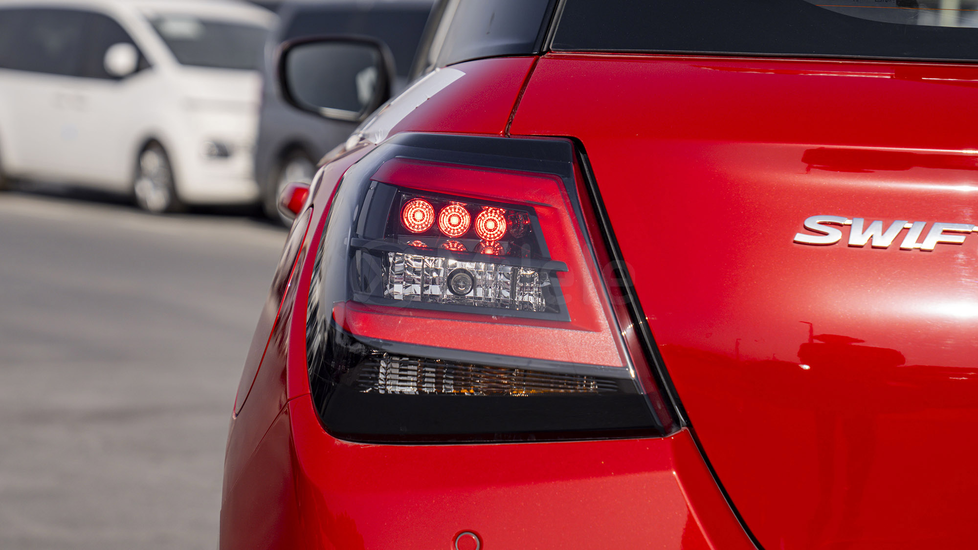 
(LHD) SUZUKI SWIFT GLX 1.2P AT MY2025 – RED full									