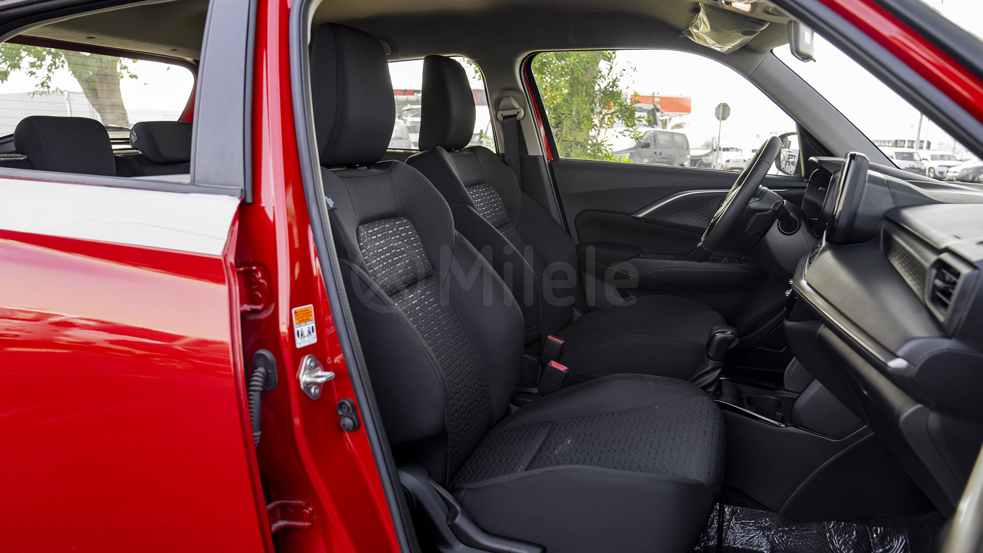 
(LHD) SUZUKI SWIFT GLX 1.2P AT MY2025 – RED full									