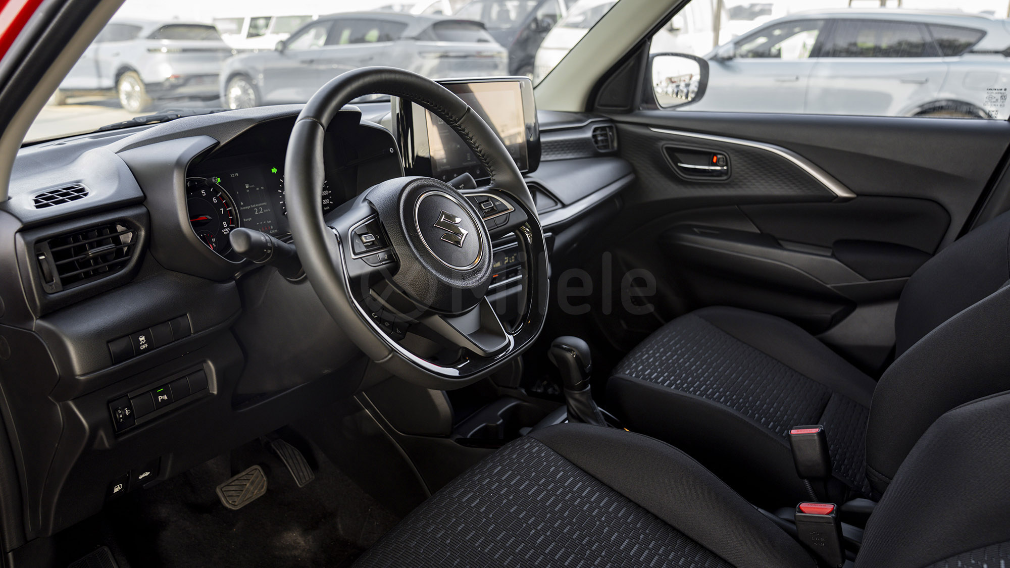 
(LHD) SUZUKI SWIFT GLX 1.2P AT MY2025 – RED full									