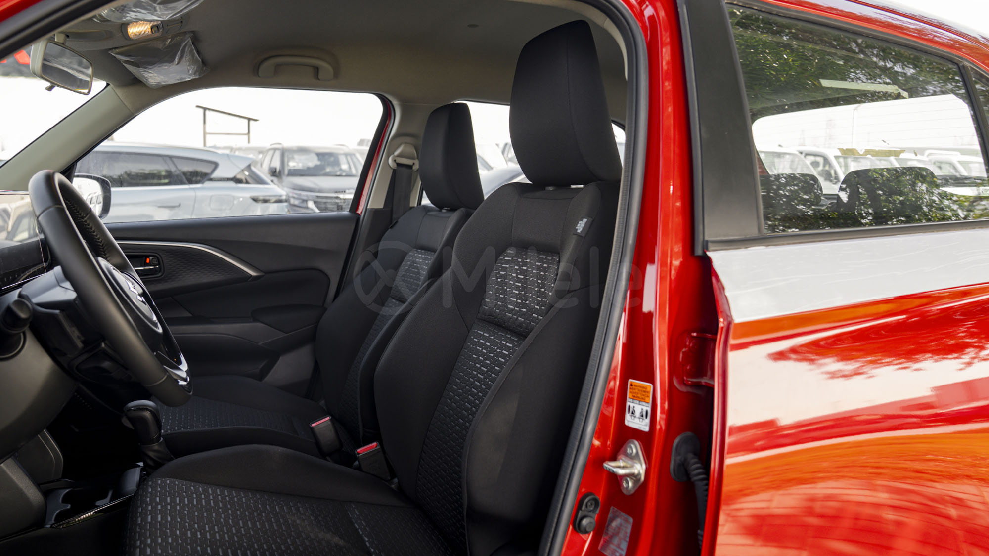 
(LHD) SUZUKI SWIFT GLX 1.2P AT MY2025 – RED full									