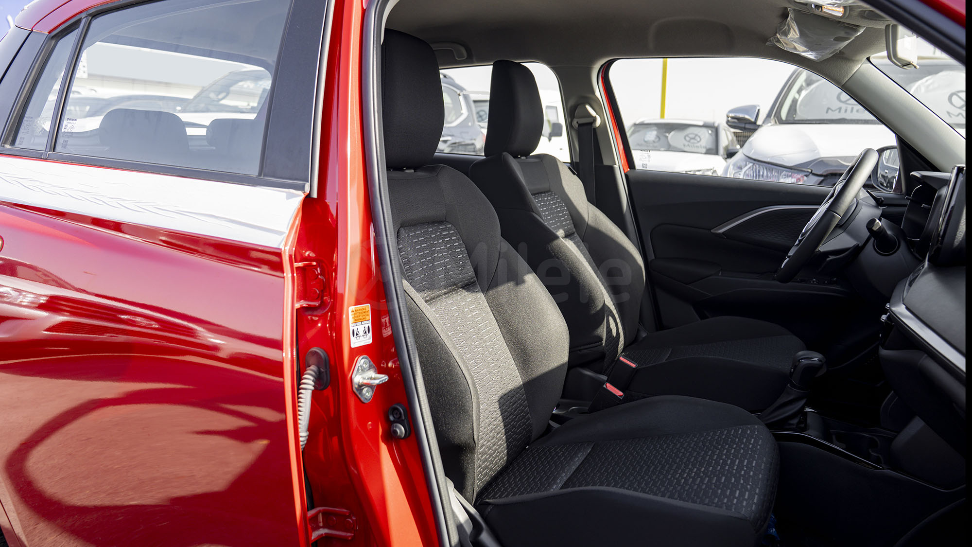 
(LHD) SUZUKI SWIFT GLX 1.2P AT MY2025 – RED full									