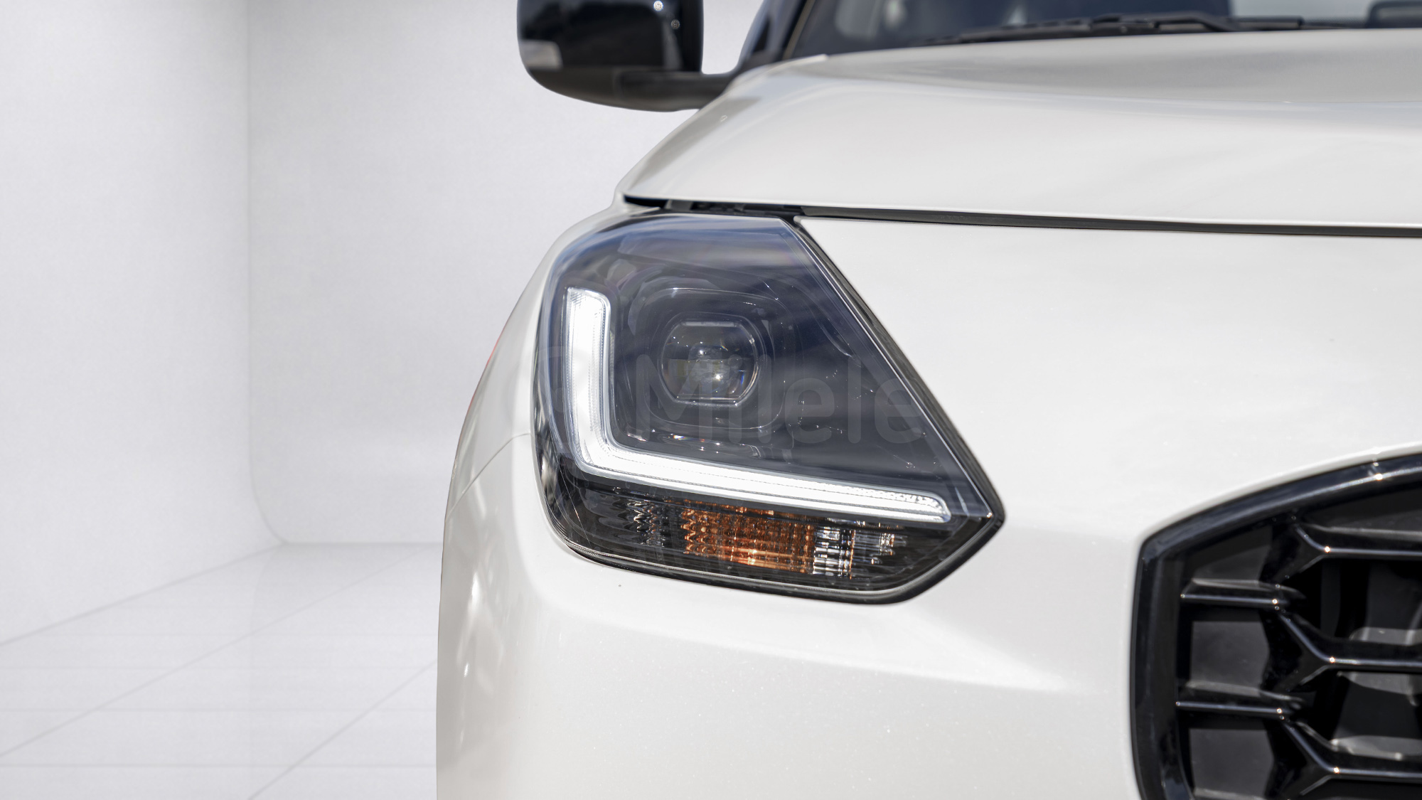 
								(LHD) SUZUKI SWIFT GLX 1.2P AT MY2026 – BluishBlackPearlRoofArcticWhiteBody full									