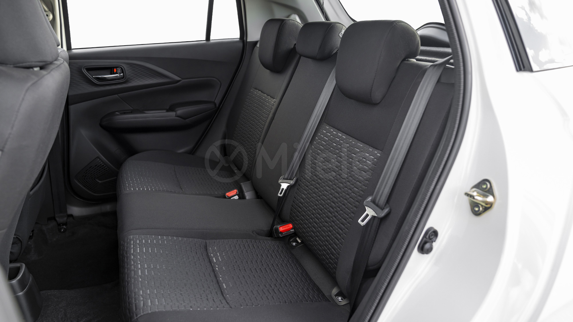 
								(LHD) SUZUKI SWIFT GLX 1.2P AT MY2026 – BluishBlackPearlRoofArcticWhiteBody full									