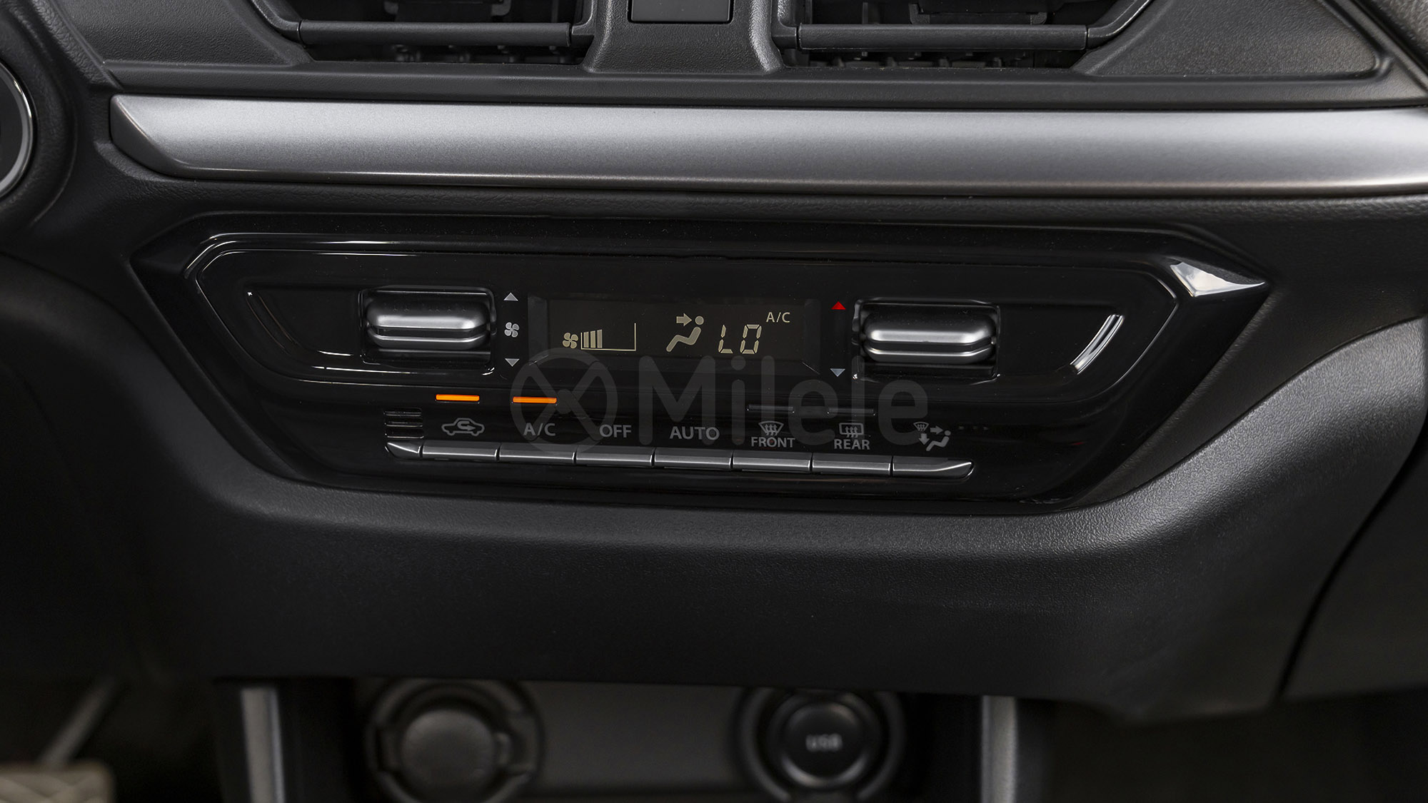 
								(LHD) SUZUKI SWIFT GLX 1.2P AT MY2026 – BluishBlackPearlRoofArcticWhiteBody full									