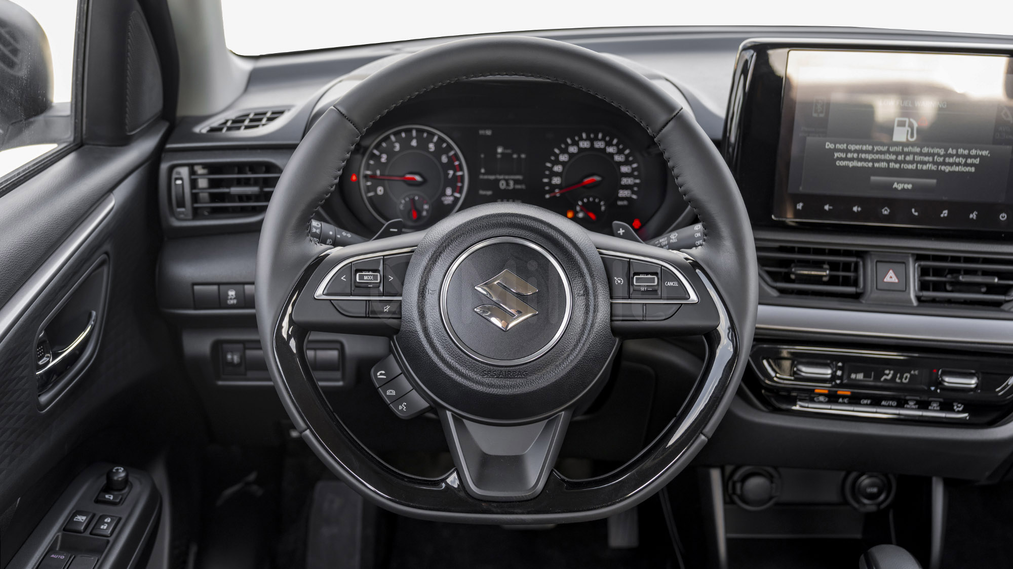 
								(LHD) SUZUKI SWIFT GLX 1.2P AT MY2026 – BluishBlackPearlRoofArcticWhiteBody full									