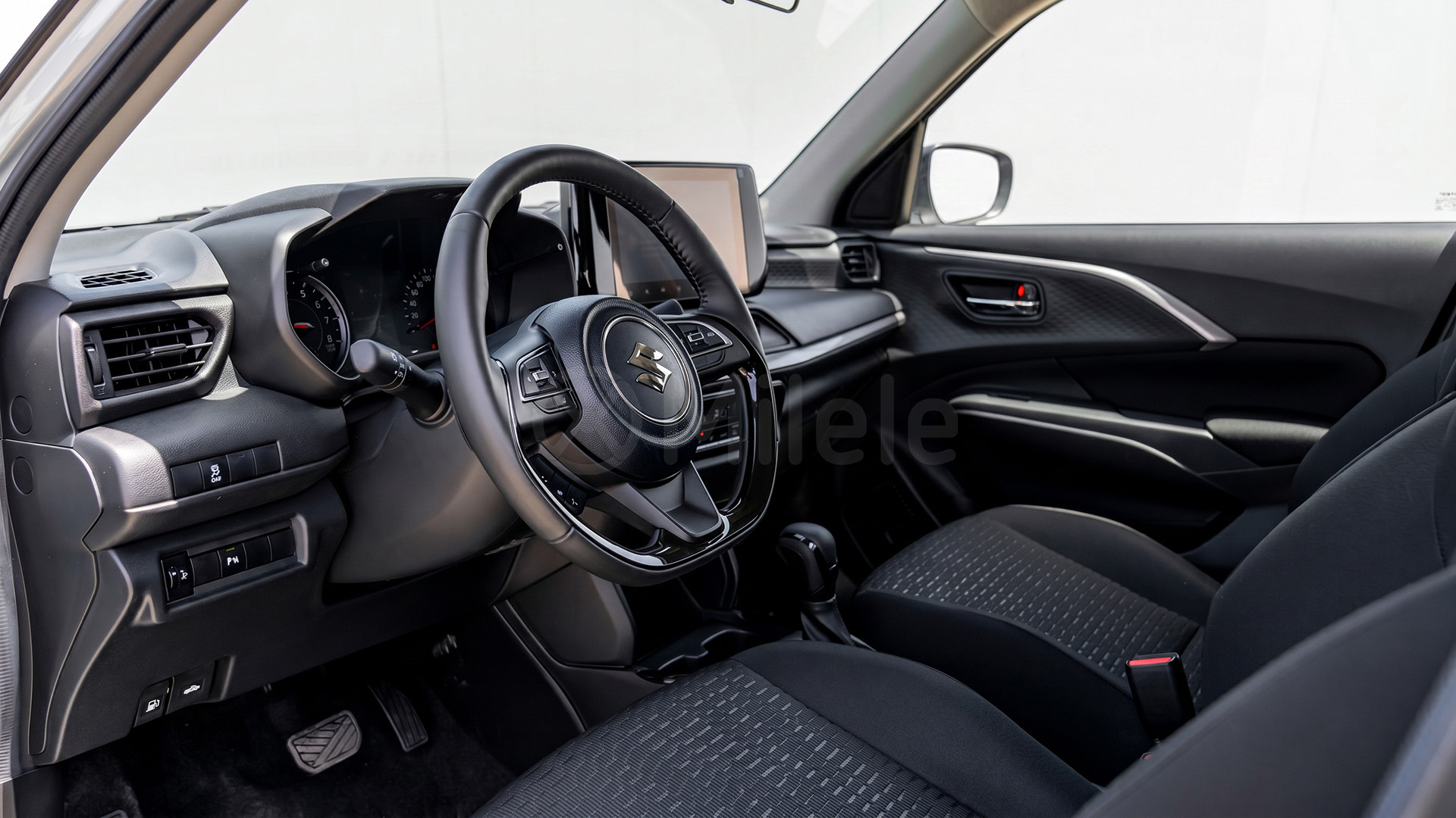 
								(LHD) SUZUKI SWIFT GLX 1.2P AT FWD MY2026 – SILVER full									