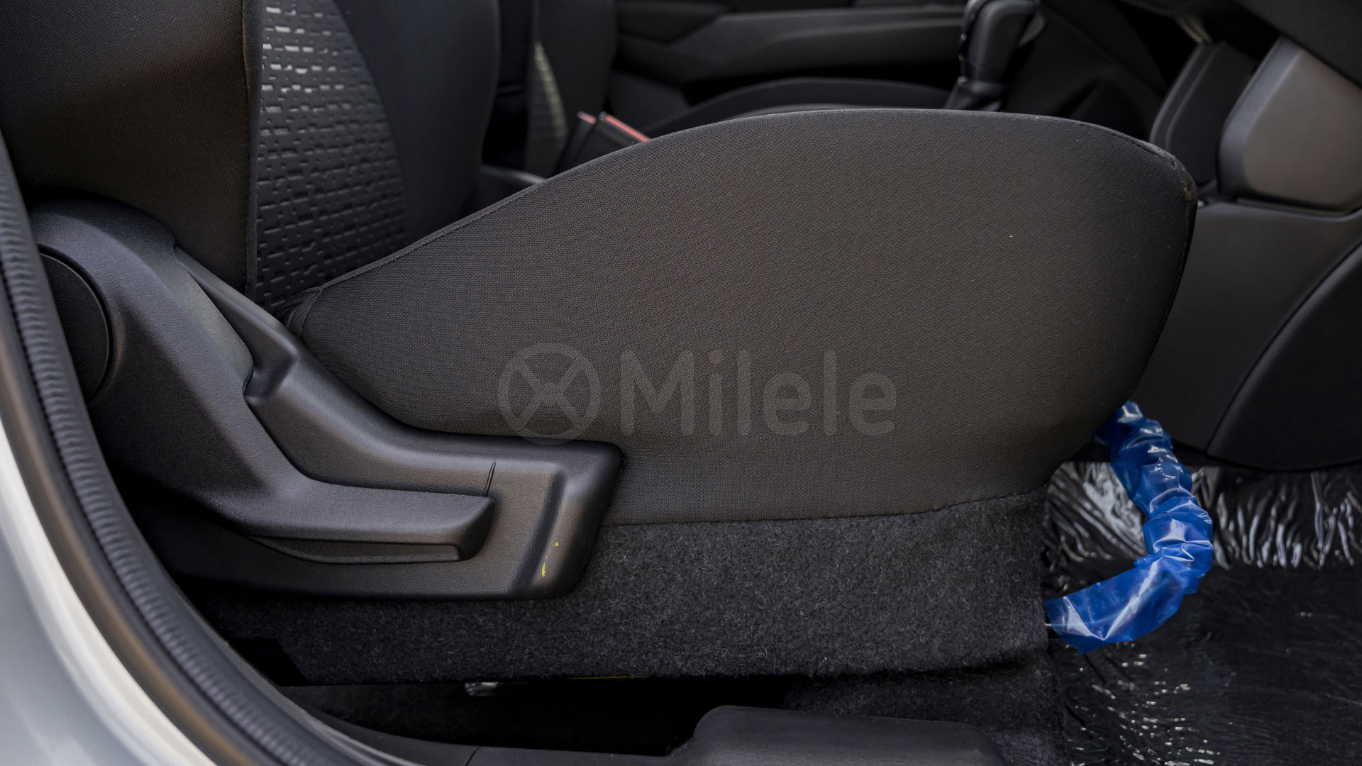 
								(LHD) SUZUKI SWIFT GLX 1.2P AT FWD MY2026 – SILVER full									