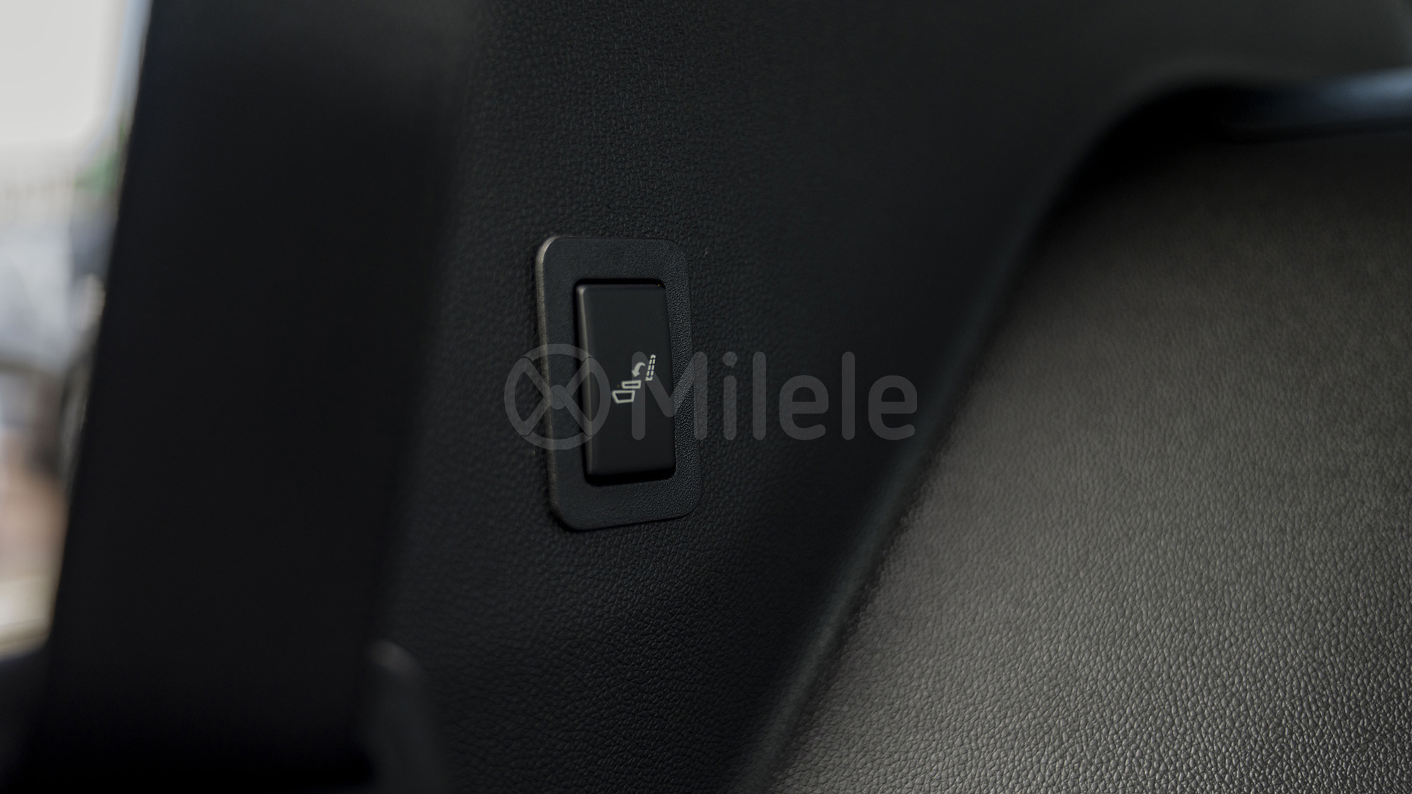 
								(LHD) CHEVROLET TAHOE Premier 5.3P AT MY2025 – BLACK full									