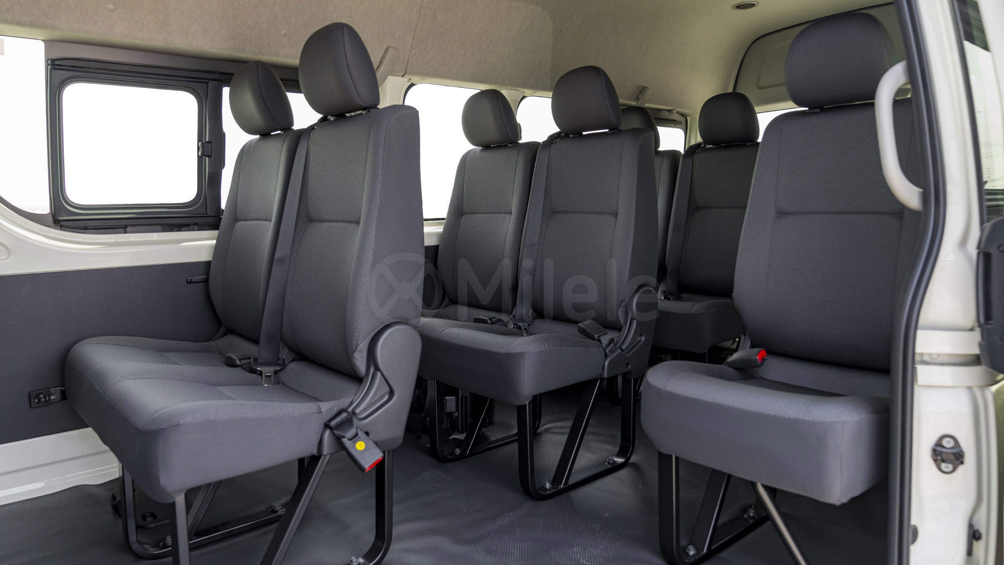
								(RHD) TOYOTA HIACE HR 14 SEATER 2.5D MT MY2025 – WHITE full									