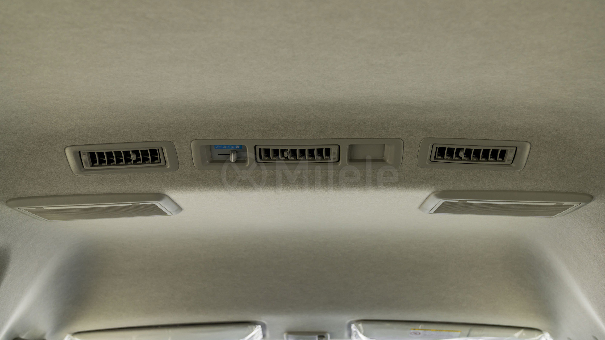 
								(RHD) TOYOTA HIACE HR 14 SEATER 2.5D MT MY2025 – WHITE full									