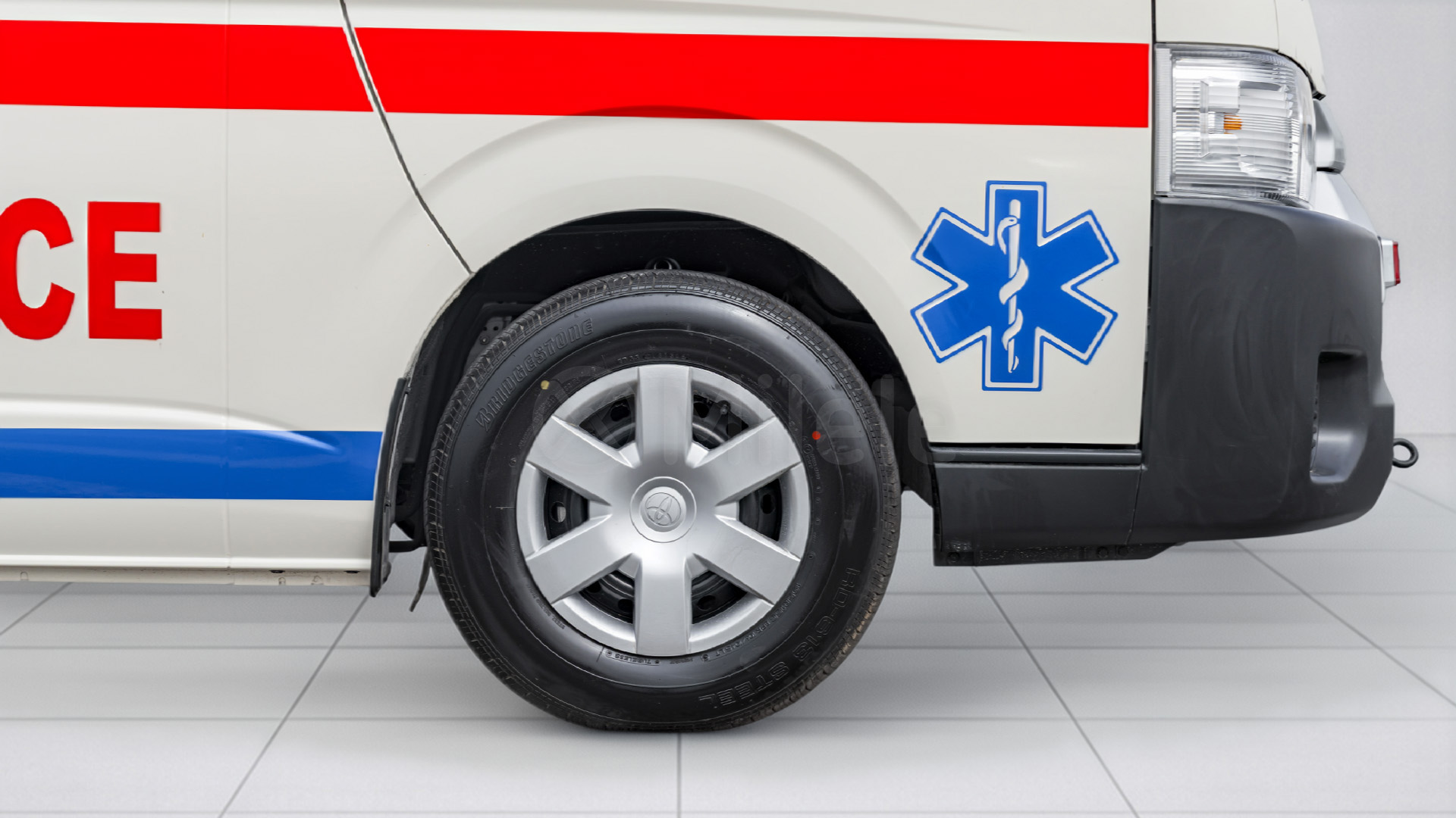 
(RHD) TOYOTA HIACE HR AMBULANCE 2.5D MT MY2025 – WHITE full									