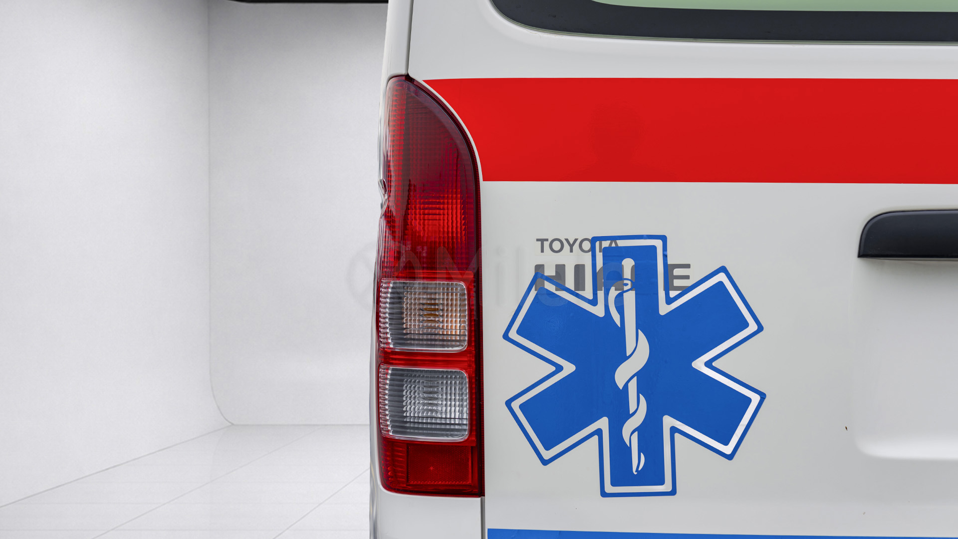 
(RHD) TOYOTA HIACE HR AMBULANCE 2.5D MT MY2025 – WHITE full									
