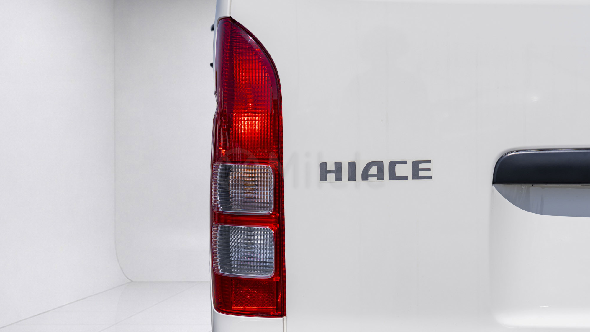 
(RHD) Toyota HIACE VAN LONG DX 2.0P AT MY2025 – WHITE full									