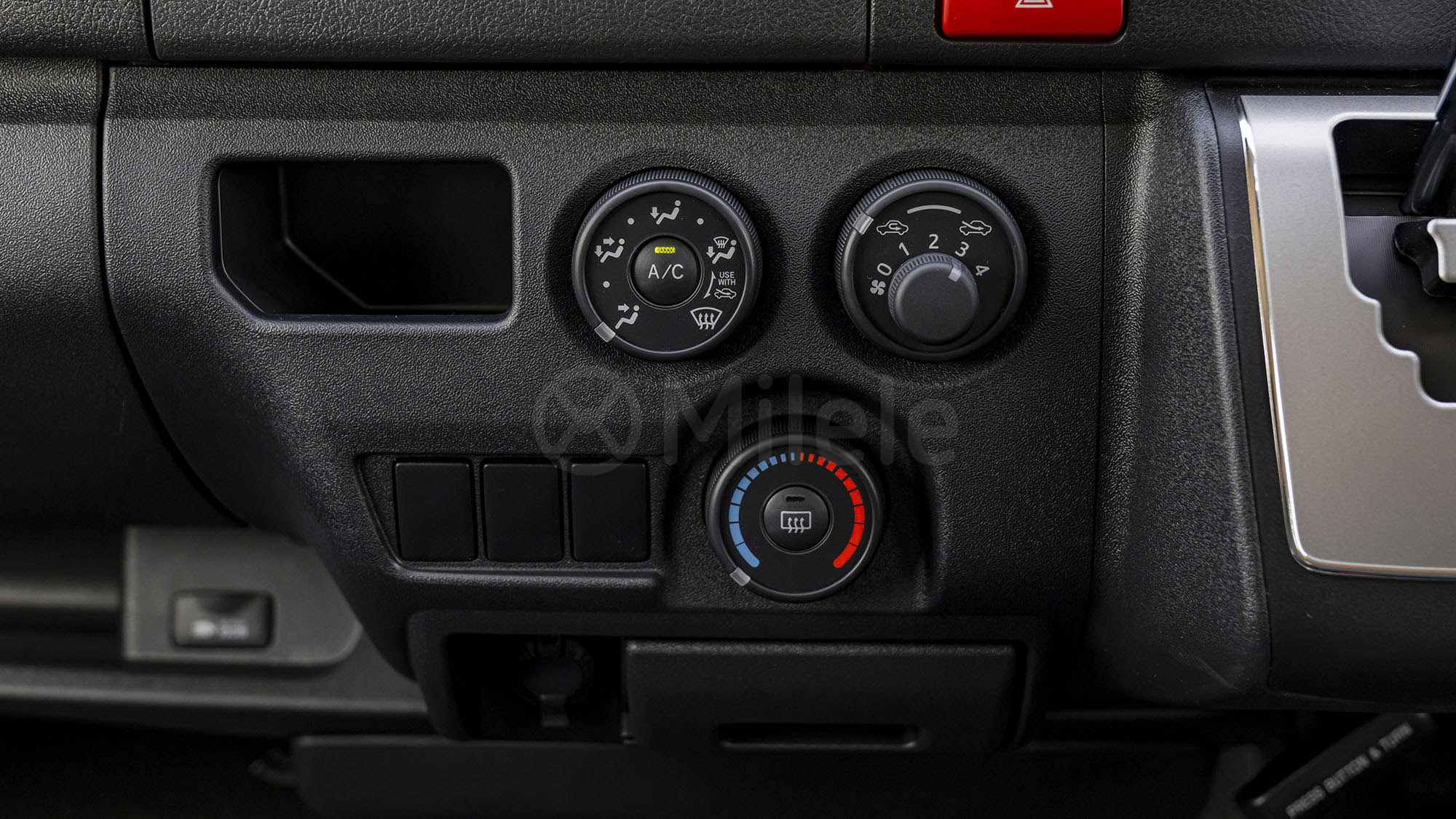 
(RHD) Toyota HIACE VAN LONG DX 2.0P AT MY2025 – WHITE full									