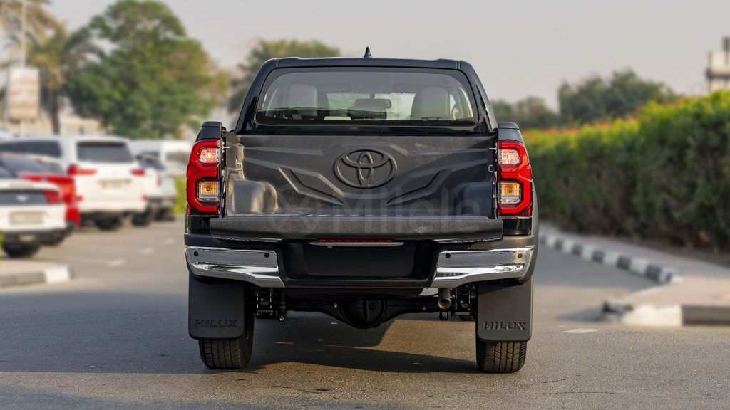 (RHD) TOYOTA HILUX DC 2.8D AT 4X4 MY2025 – BLACK