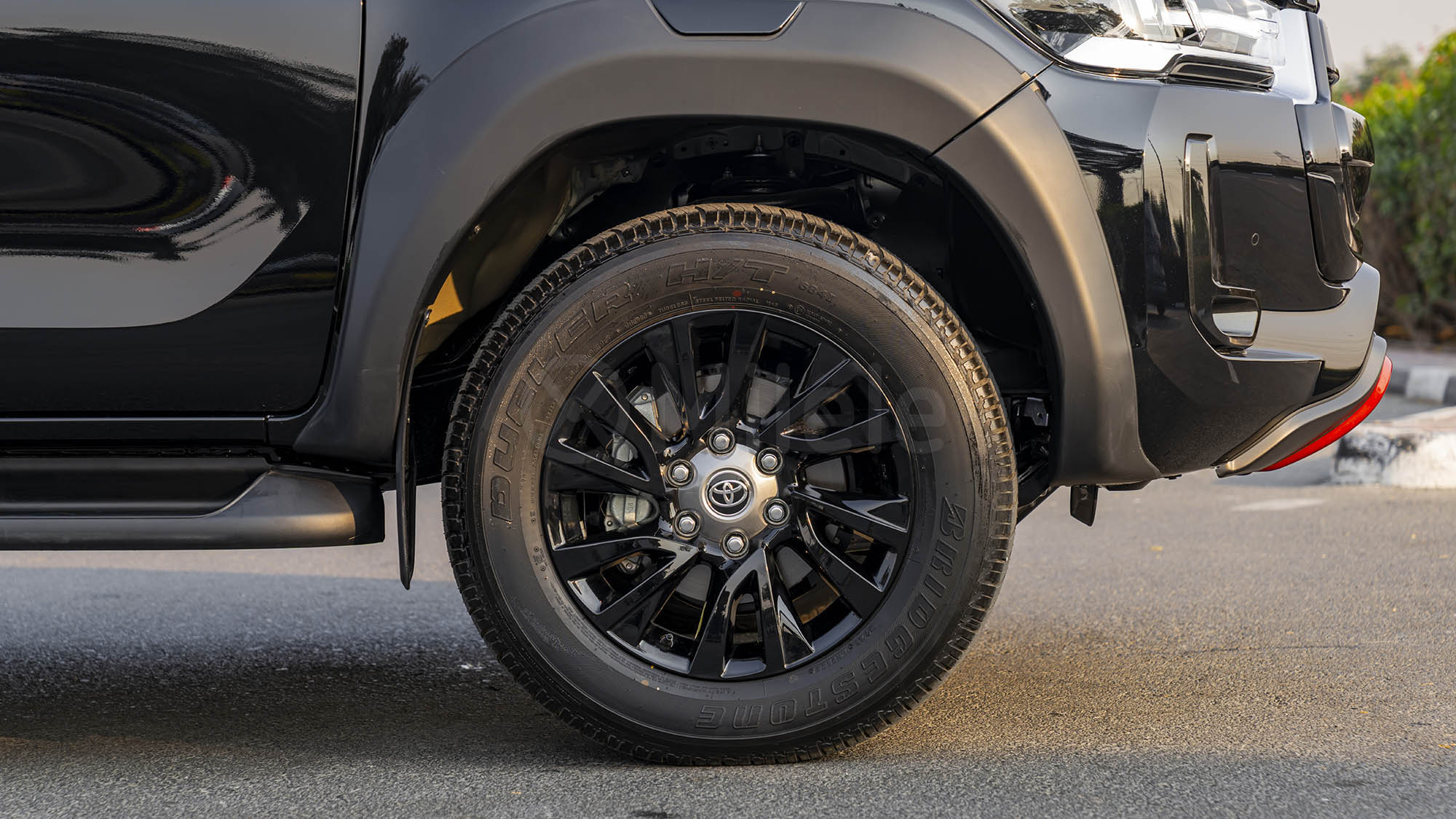 
								(RHD) TOYOTA HILUX DC 2.8D AT 4X4 MY2025 – BLACK full									