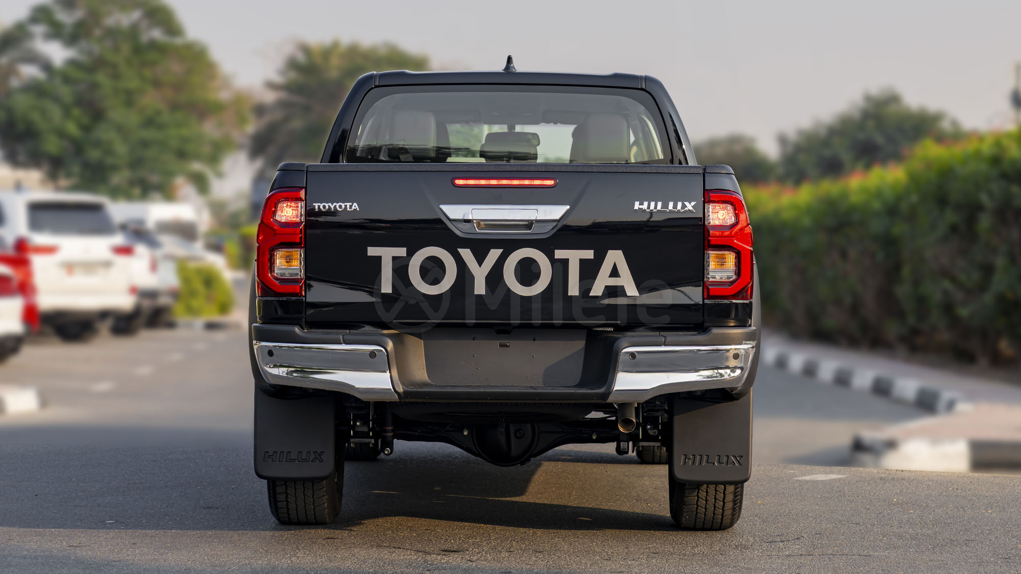 
								(RHD) TOYOTA HILUX DC 2.8D AT 4X4 MY2025 – BLACK full									