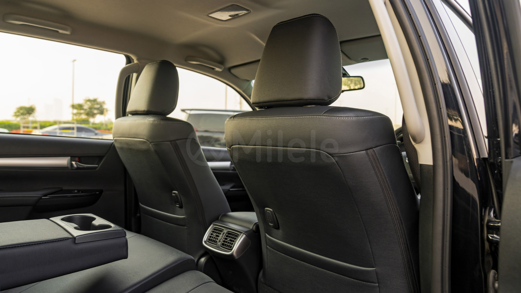 
								(RHD) TOYOTA HILUX DC 2.8D AT 4X4 MY2025 – BLACK full									