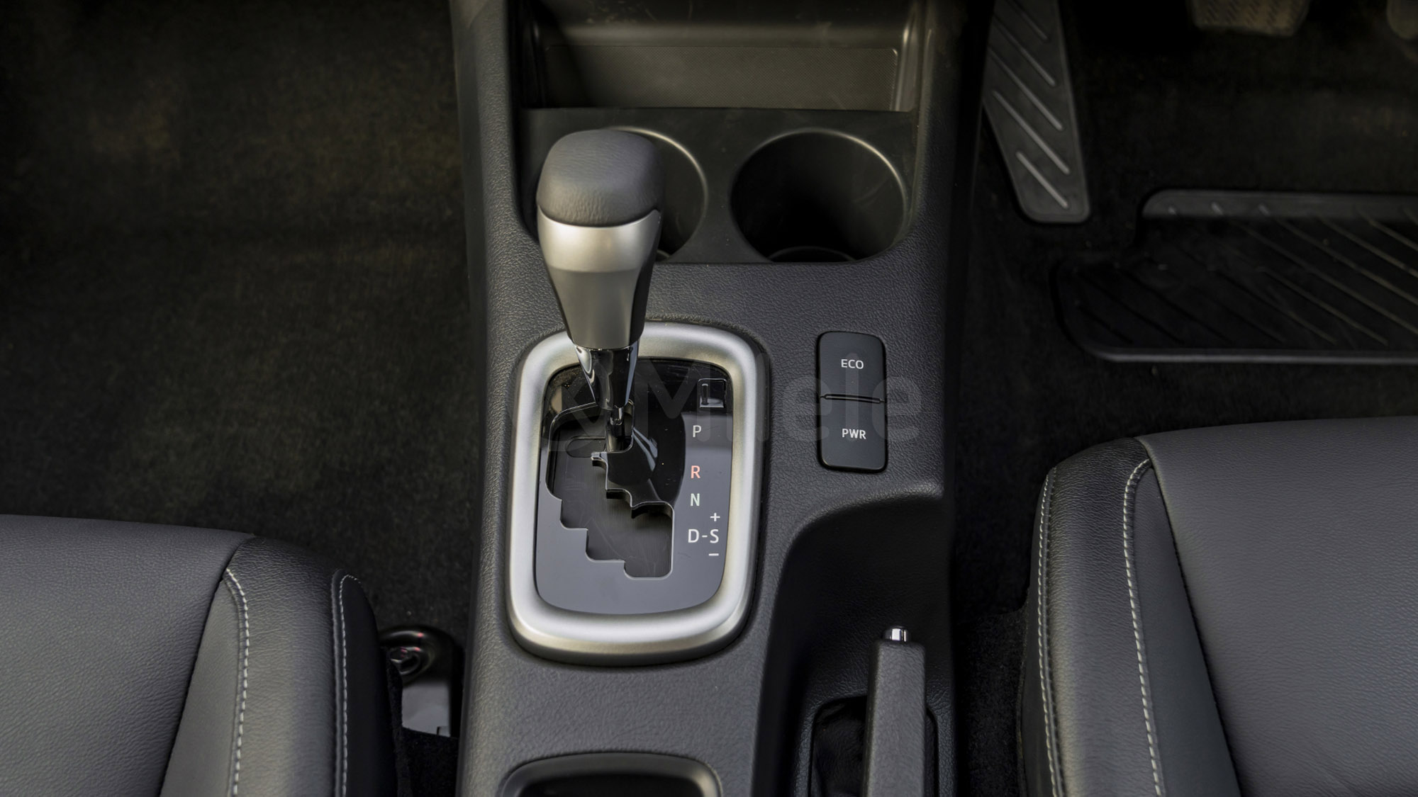 
								(RHD) TOYOTA HILUX DC 2.8D AT 4X4 MY2025 – BLACK full									