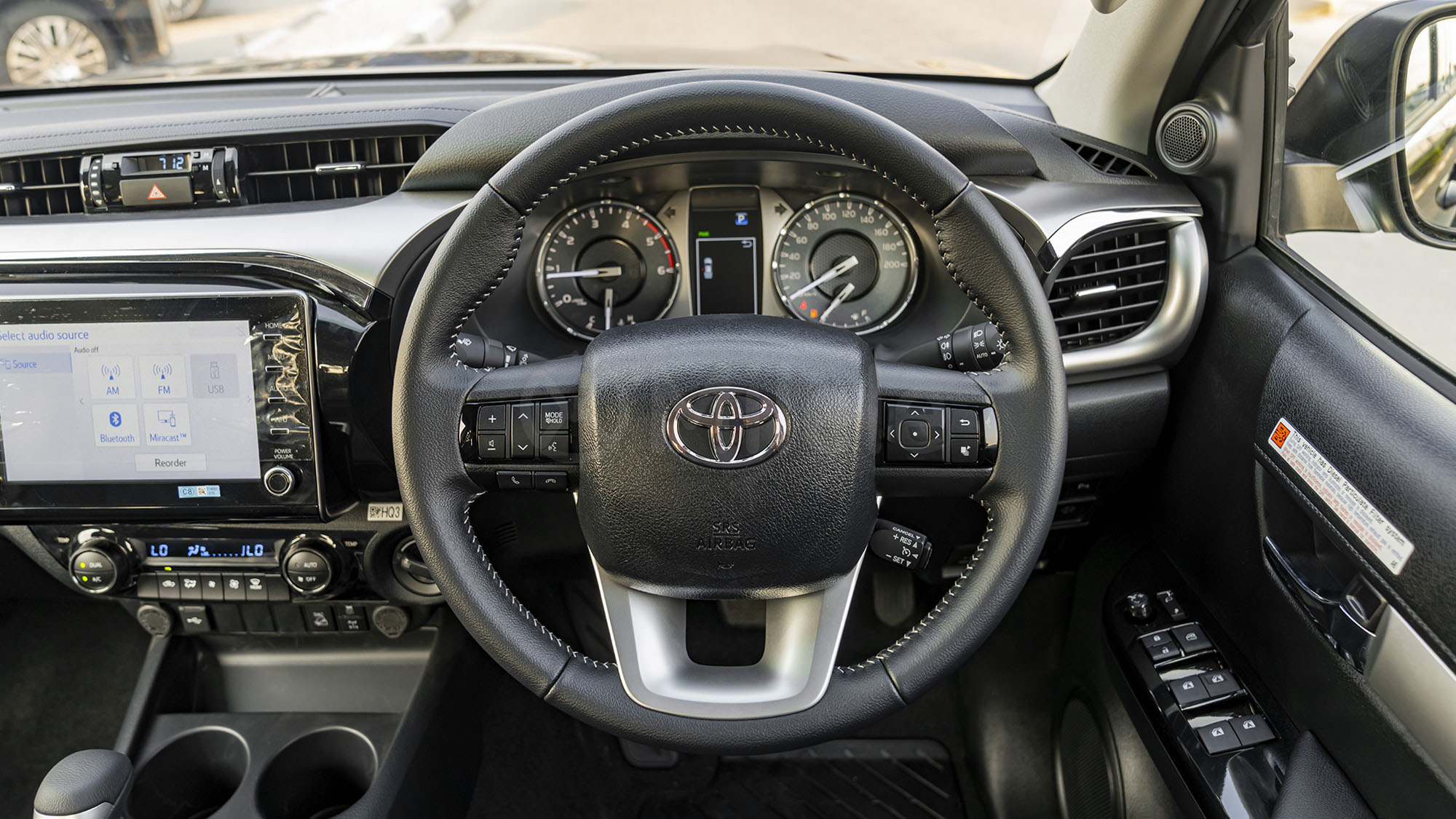 
								(RHD) TOYOTA HILUX DC 2.8D AT 4X4 MY2025 – BLACK full									