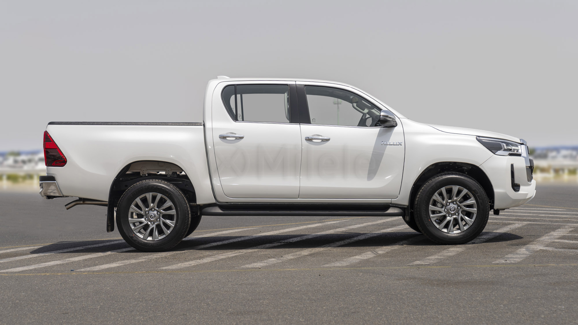 
								(RHD) TOYOTA HILUX DC 2.8D AT 4X4 MY2025 – WHITE full									