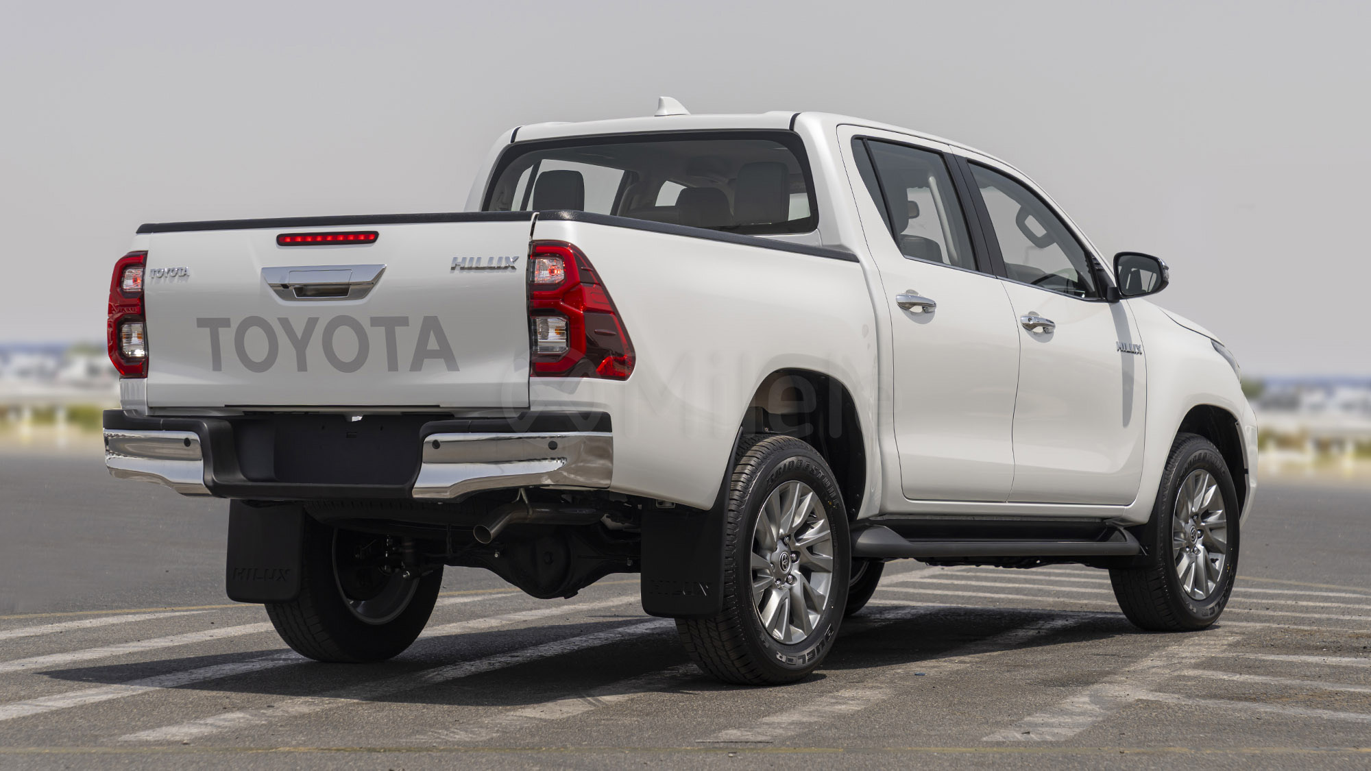 
								(RHD) TOYOTA HILUX DC 2.8D AT 4X4 MY2025 – WHITE full									