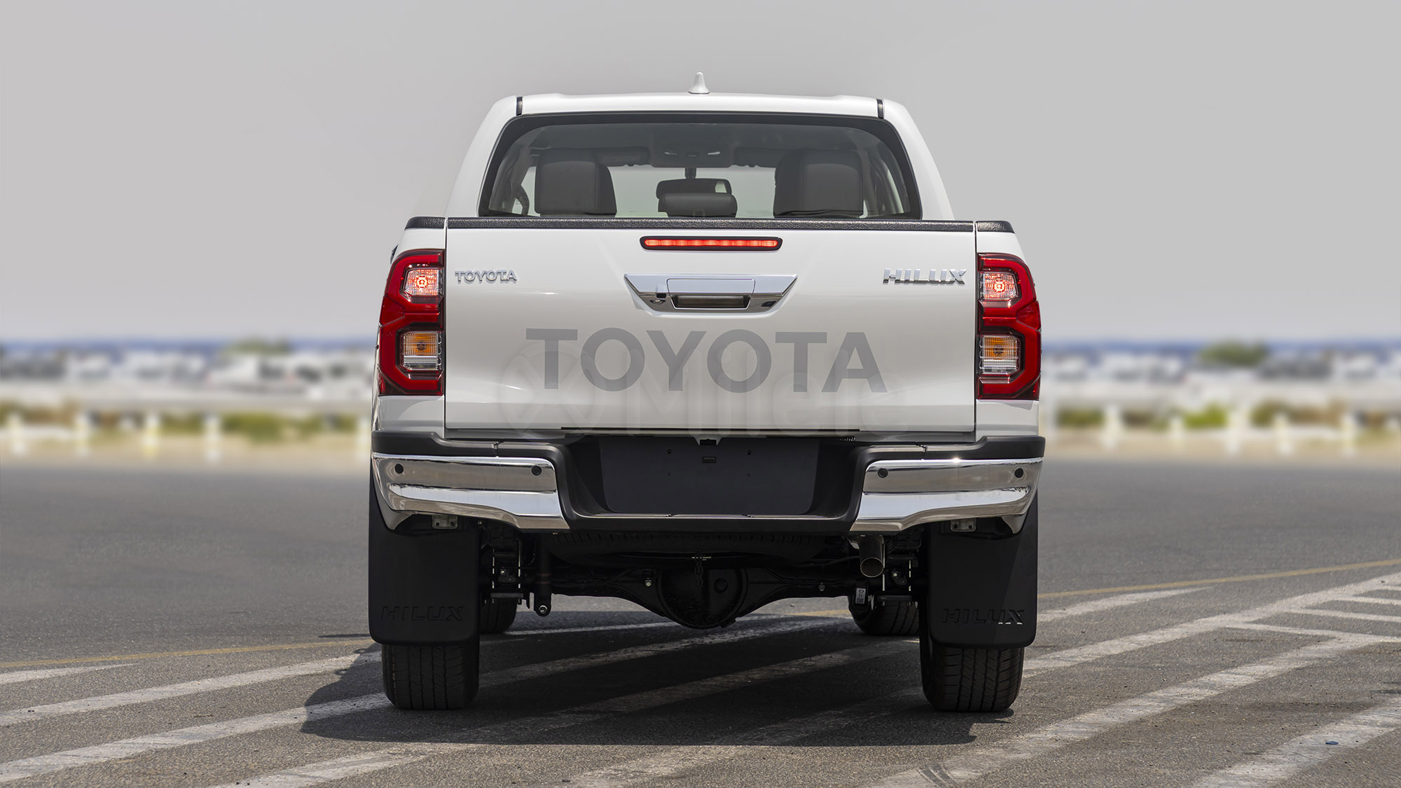 
								(RHD) TOYOTA HILUX DC 2.8D AT 4X4 MY2025 – WHITE full									