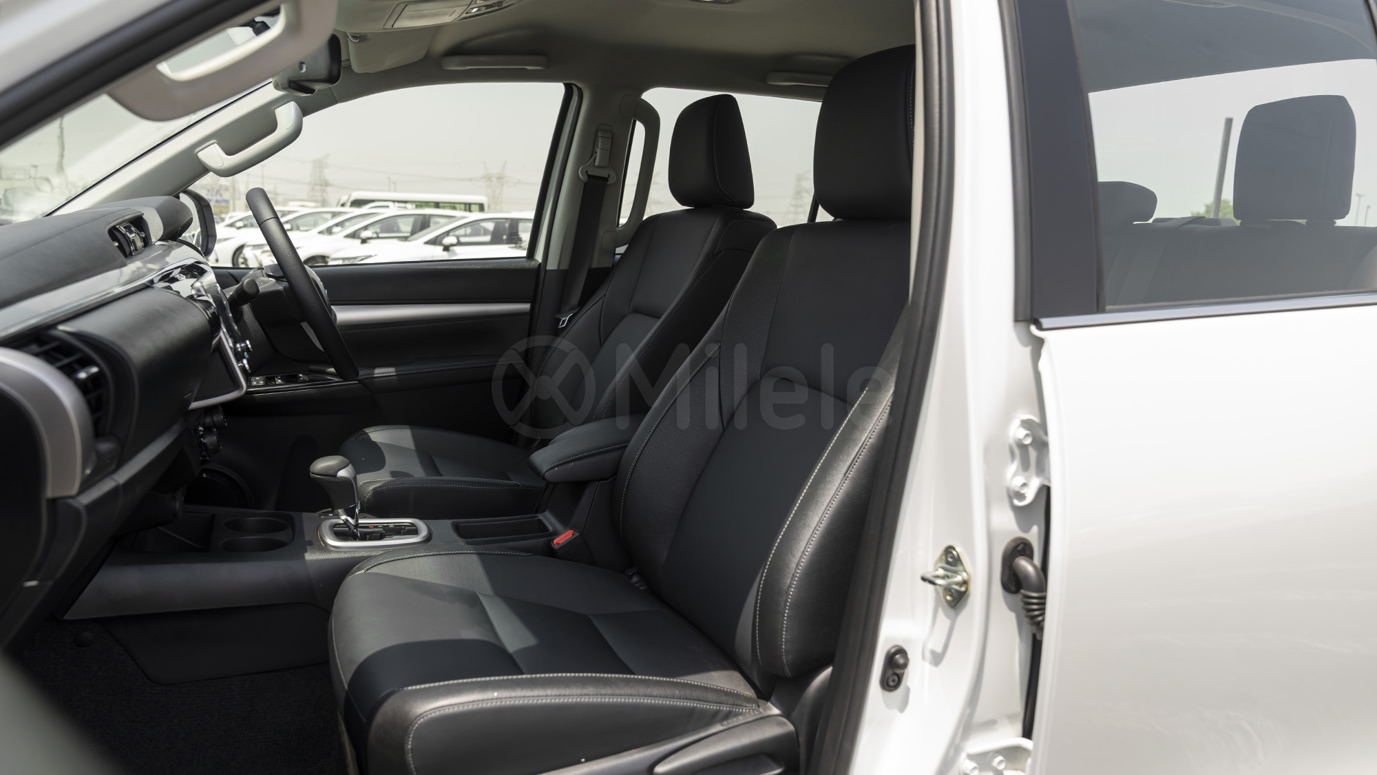 
								(RHD) TOYOTA HILUX DC 2.8D AT 4X4 MY2025 – WHITE full									