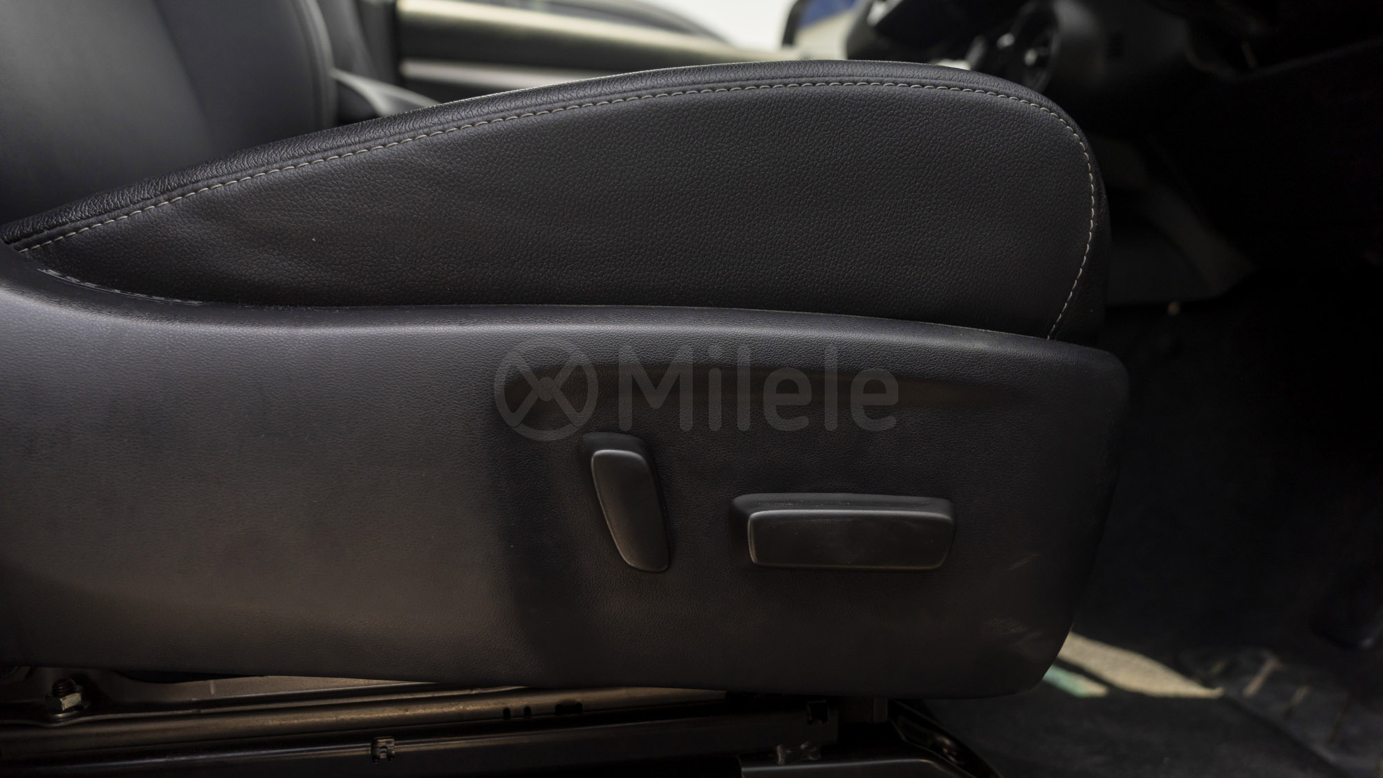 
								(RHD) TOYOTA HILUX DC 2.8D AT 4X4 MY2025 – WHITE full									