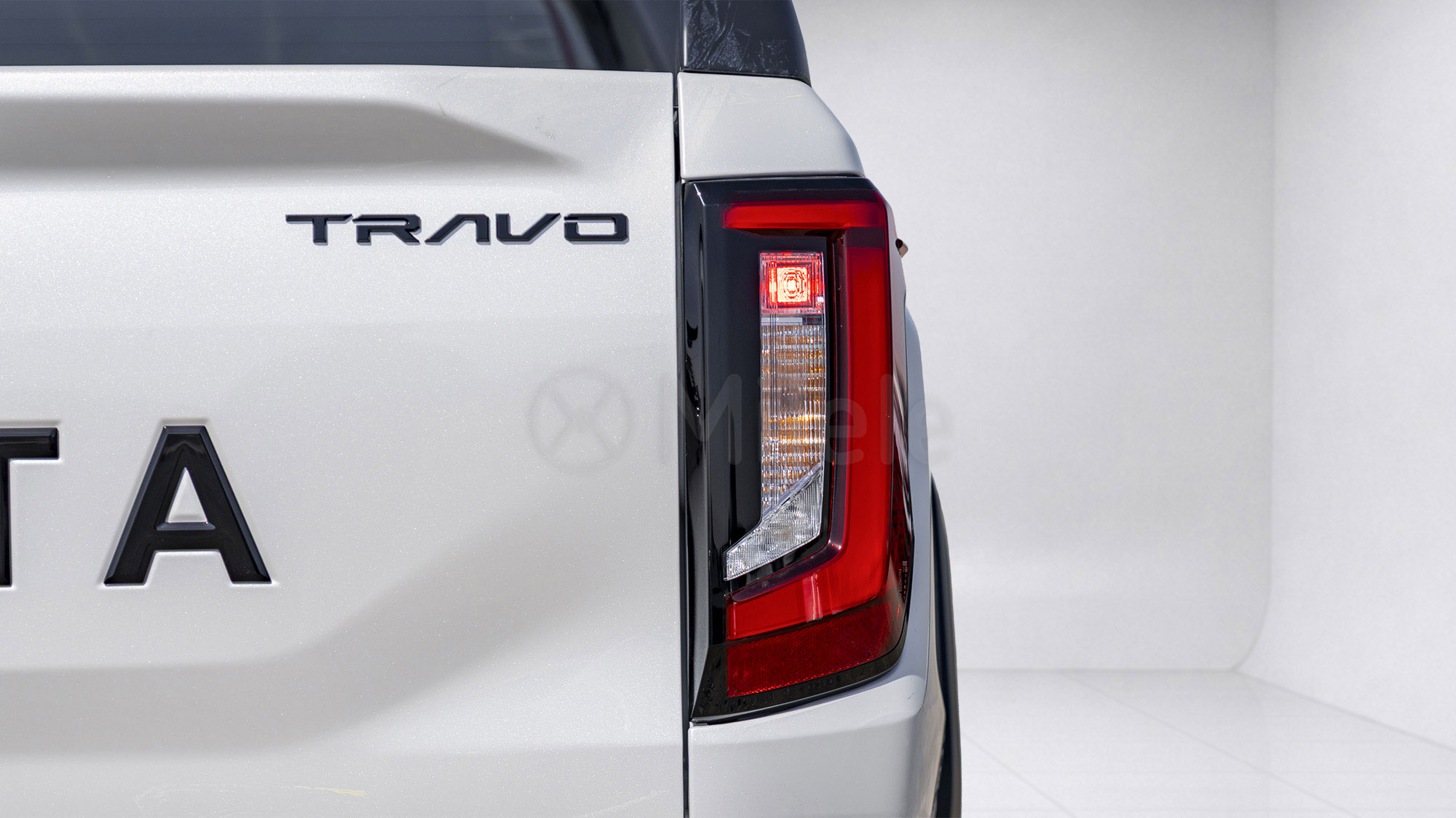
								(RHD) TOYOTA HILUX TRAVO OVERLAND PLUS 2.8D AT MY2026 – White full									