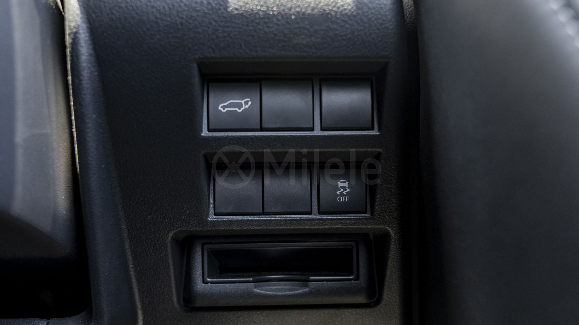 
								(RHD) TOYOTA LAND CRUISER 300 VXR 3.3D AT MY2026 – BLACK full									