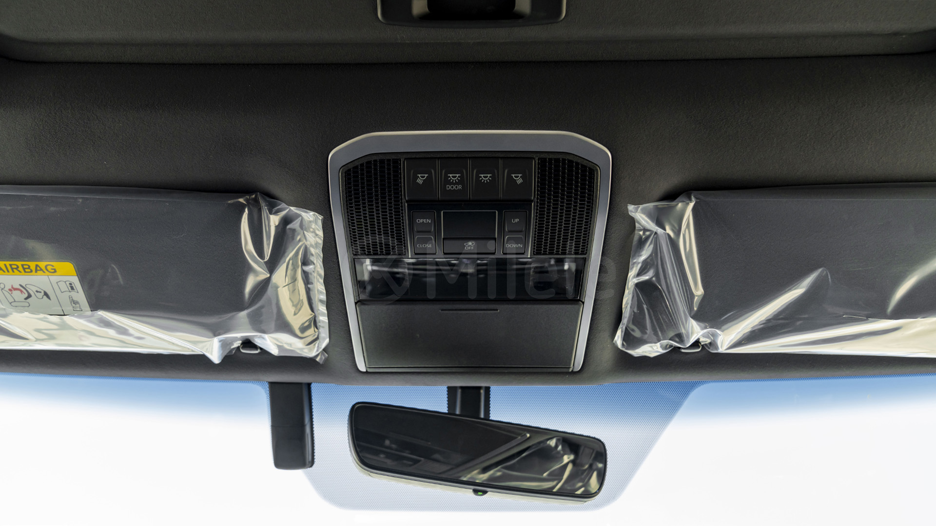 
								(RHD) TOYOTA LAND CRUISER 300 VXR 3.3D AT MY2026 – BLACK full									