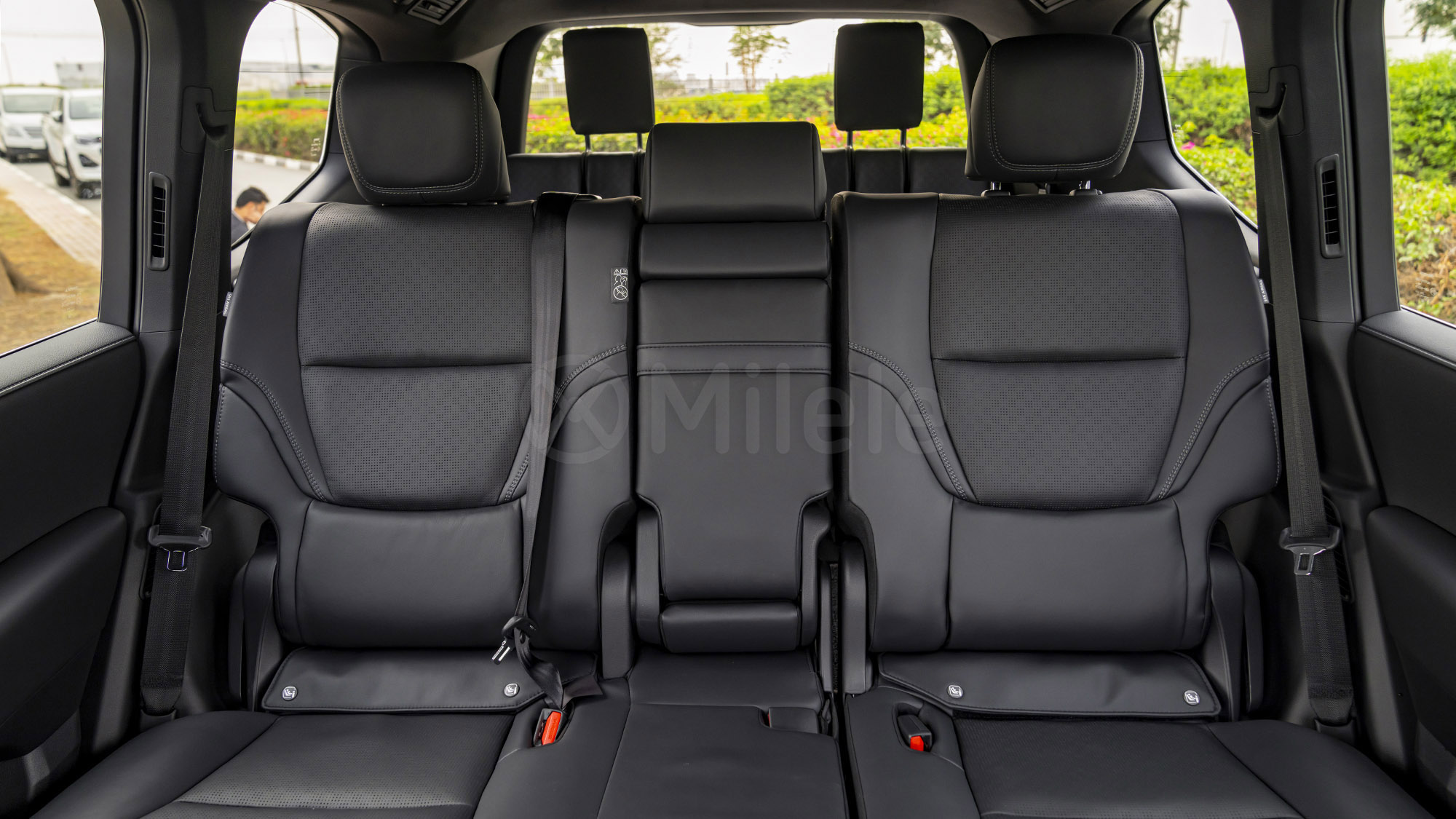 
								(RHD) TOYOTA LC300 ZX 3.5P AT 4WD MY2025 – BLACK full									
