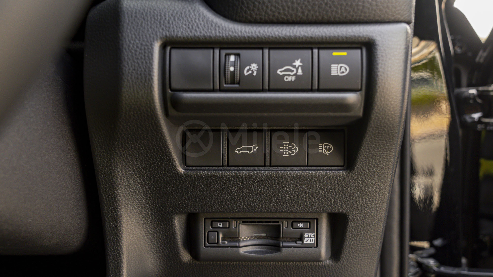 
								(RHD) TOYOTA PRADO 250 VX 2.8D AT MY2025 – BLACK full									
