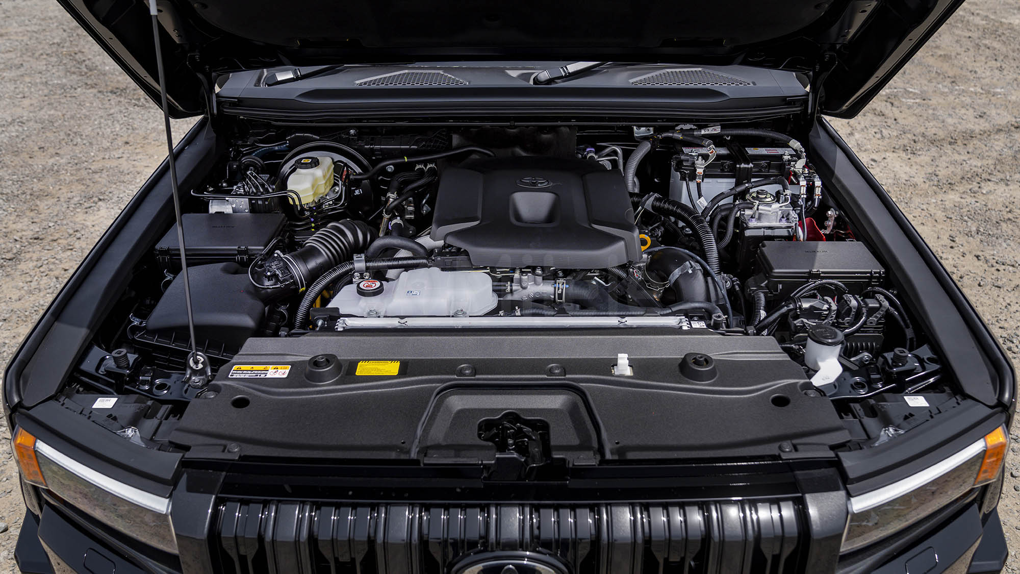 
								(RHD) TOYOTA PRADO 250 KAKADU 2.8D AT 4X4 MY2025 – BLACK full									