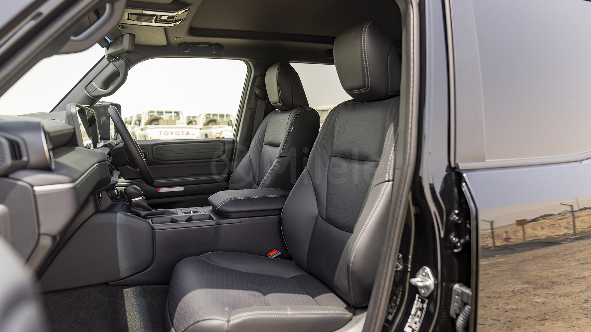 
								(RHD) TOYOTA PRADO 250 KAKADU 2.8D AT 4X4 MY2025 – BLACK full									