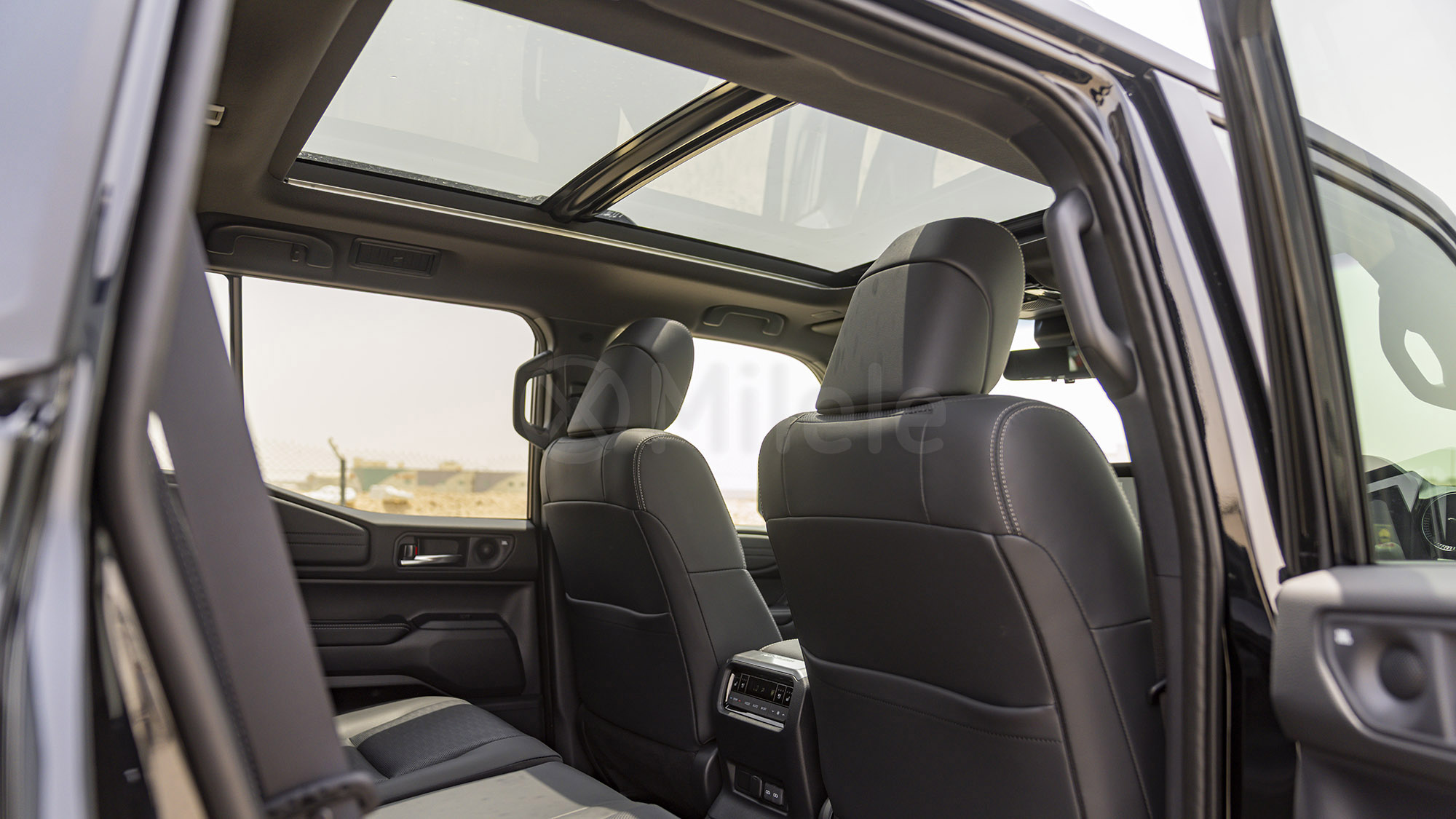 
								(RHD) TOYOTA PRADO 250 KAKADU 2.8D AT 4X4 MY2025 – BLACK full									