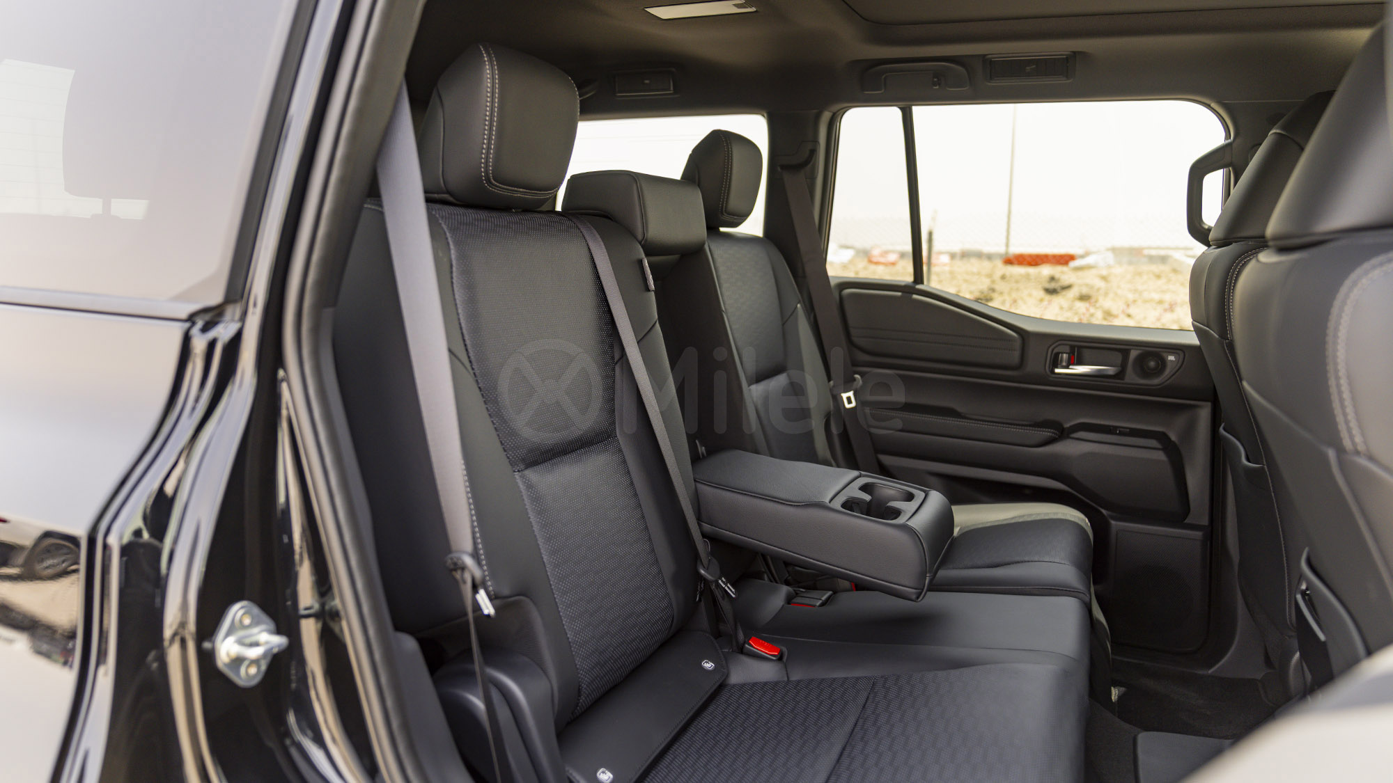 
								(RHD) TOYOTA PRADO 250 KAKADU 2.8D AT 4X4 MY2025 – BLACK full									